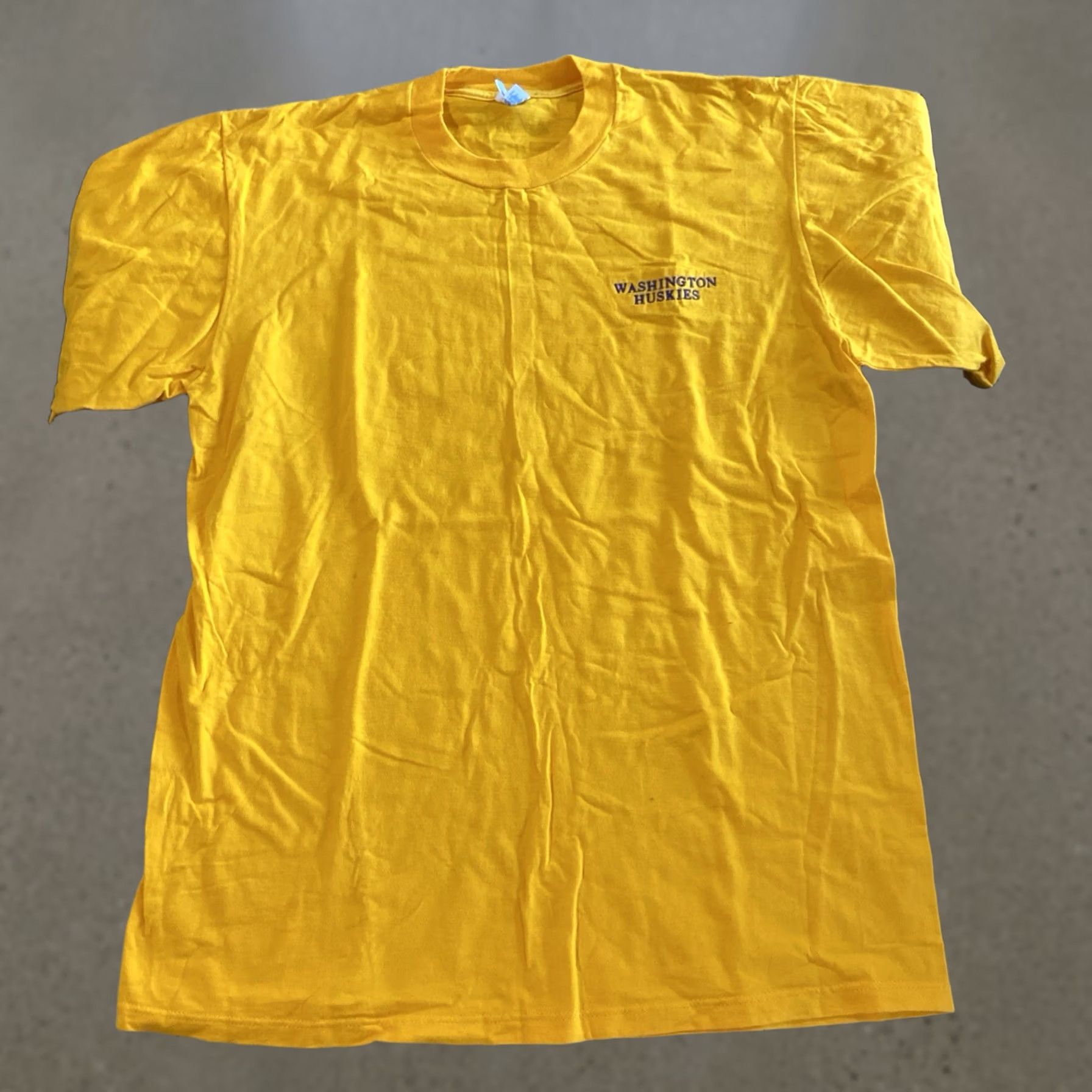 Velva Sheen VINTAGE Velve sheen University Of Washington T Shirt 90s Embroidered XL Yellow Unisex Adults Short Sleeve Crew Neck Solid Men Women Gamescocks Shirt Size US XL / EU 56 / 4 - 1 Thumbnail