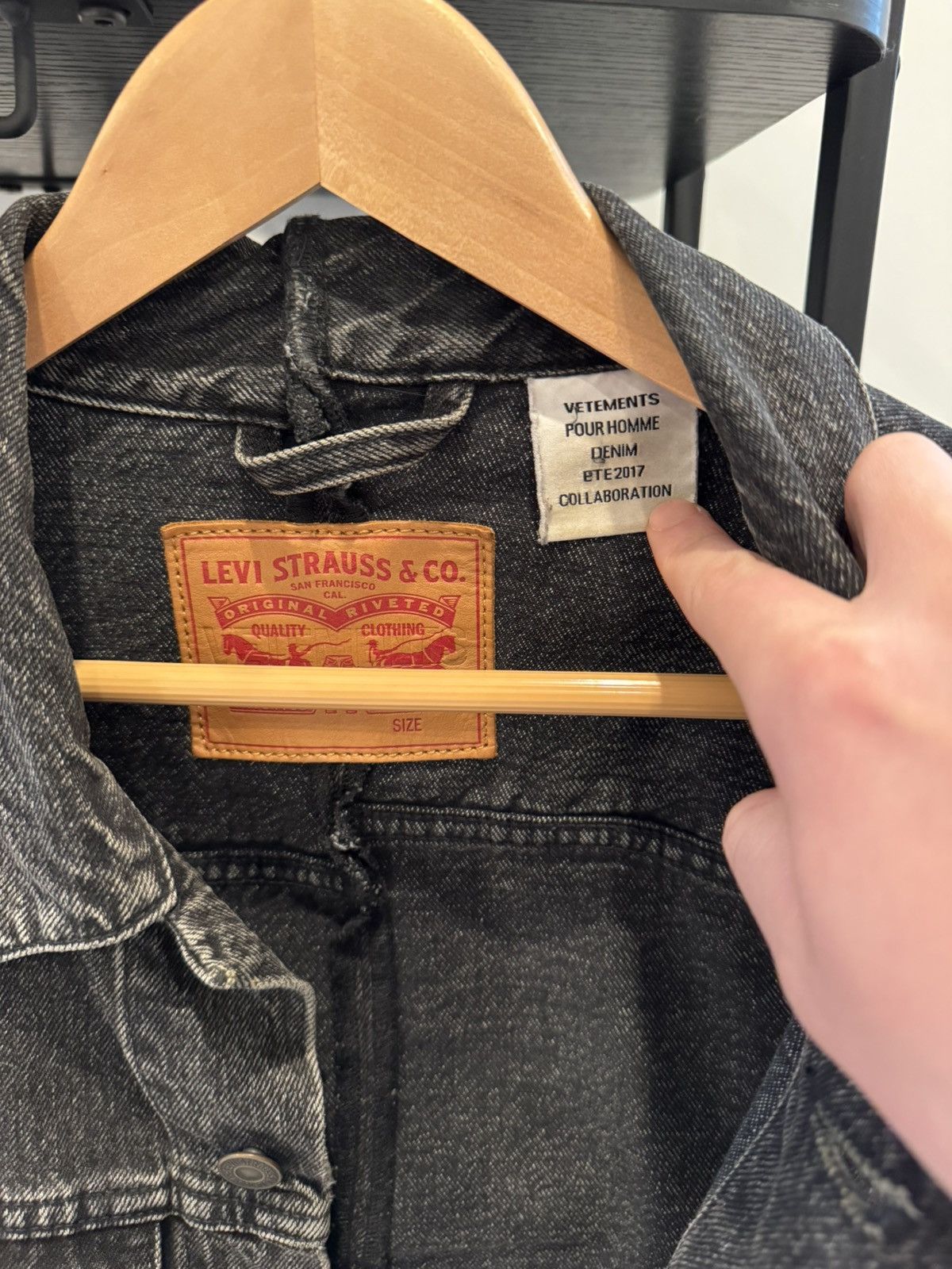 Levi's × Vetements Vetements x Levi’s Reworked Denim Jacket Size US M / EU 48-50 / 2 - 12 Thumbnail
