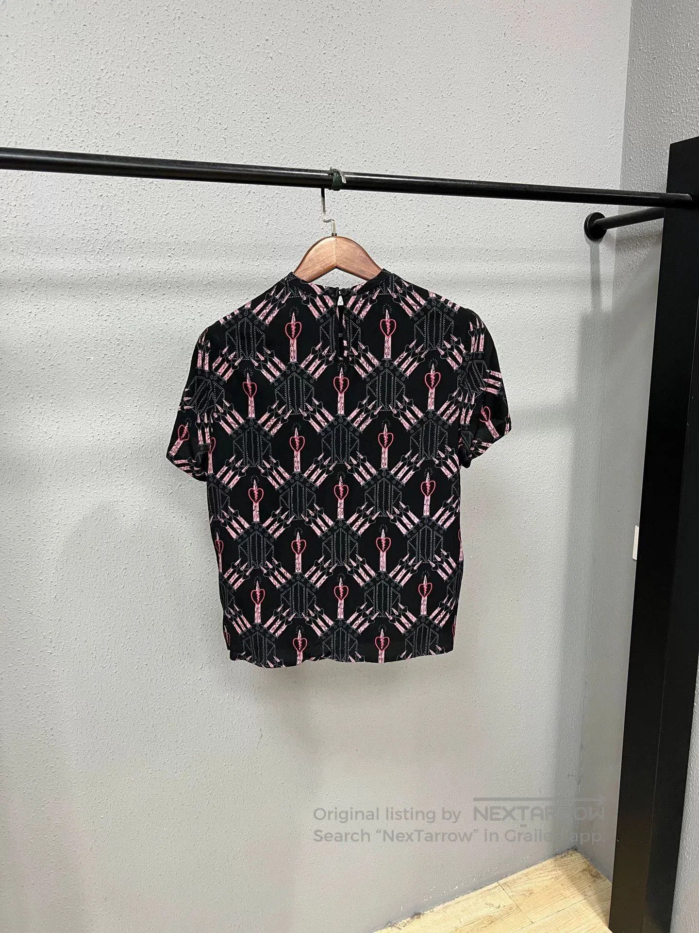 Valentino Valentino Silk Short-Sleeve Top. Size S / US 4 / IT 40 - 2 Thumbnail