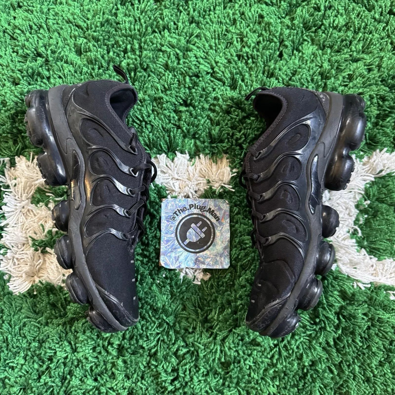 Nike Nike Air Vapormax Plus Triple Black Size US 10.5 / EU 43-44 - 2 Thumbnail