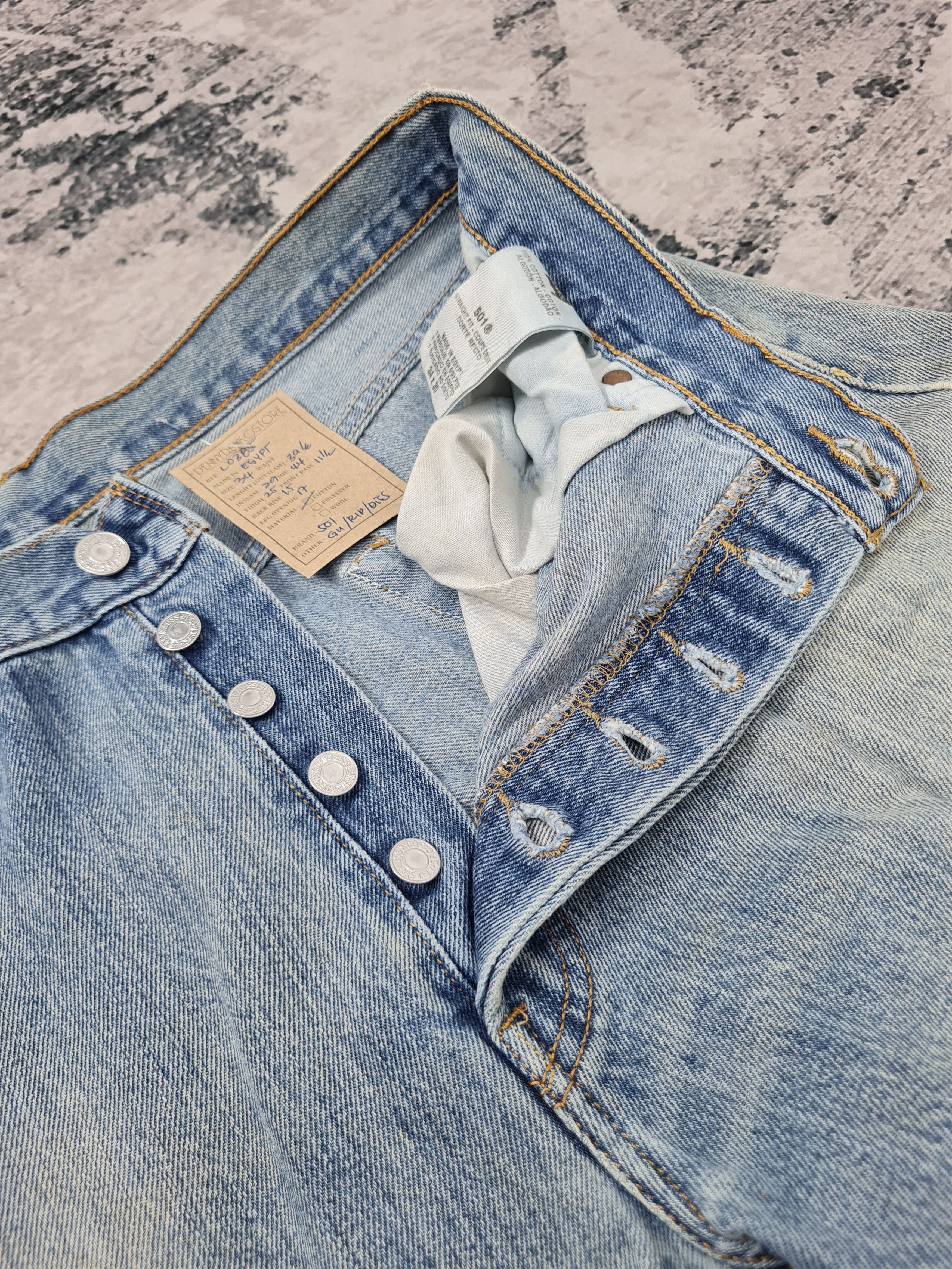 Levi's Vtg LEVIS 501 Distressed Faded Ripped Jeans L0385 Size 34X29 Size US 34 / EU 50 - 13 Thumbnail