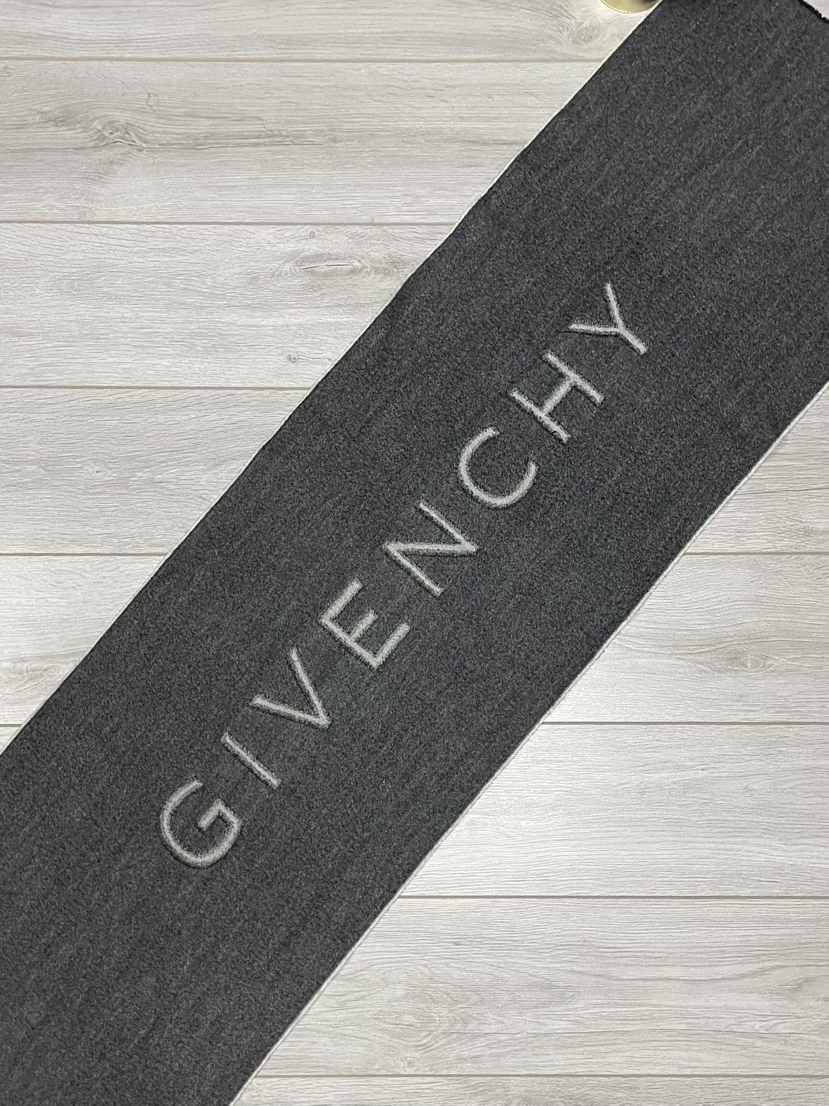 Givenchy Givenchy spell out wool big logo letters scarf Size ONE SIZE - 8 Thumbnail