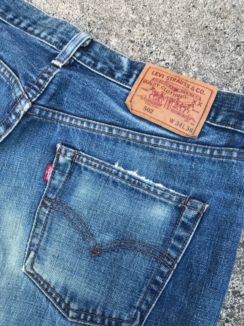 Levi's VINTAGE 1990s LEVIS 502 SELVEDGED DISTRESSED KURT COBAIN Size US 33 - 8 Thumbnail