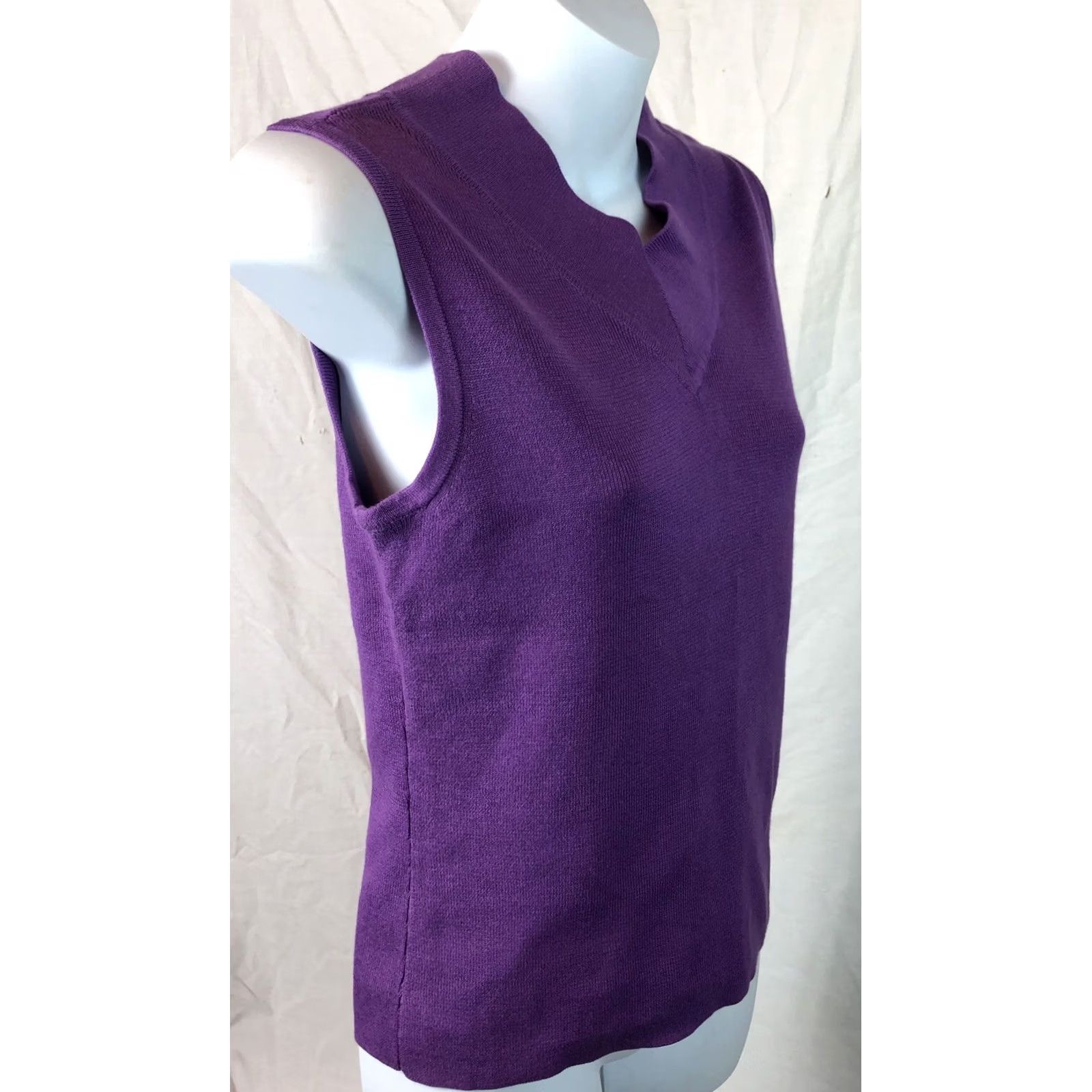 Vintage Sag Harbor Sleeveless Sweater PM Purple V-Neck Cotton Knit Shirt Womens PM Purple Sag Harbor Sleeveless V-Neck Back Cotton Knit Pullover Size M / US 6-8 / IT 42-44 - 2 Thumbnail
