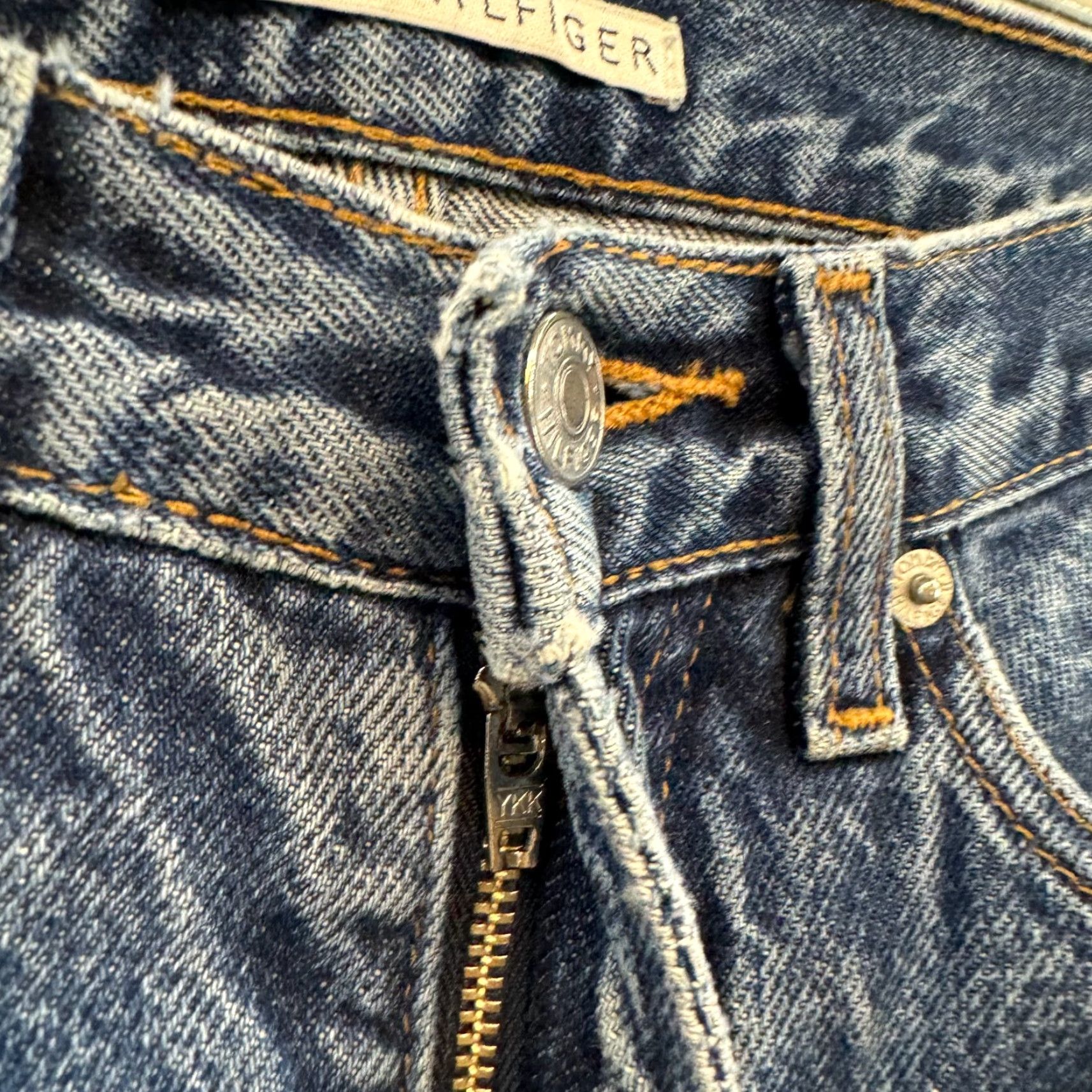 Tommy Hilfiger VINTAGE Tommy Hilfiger Jeans Womens 2 4 25 26 Denim Blue 90s Straight Tapered Leg Mid Rise Grunge Mens Womens Size 26" / US 2 / IT 38 - 4 Thumbnail
