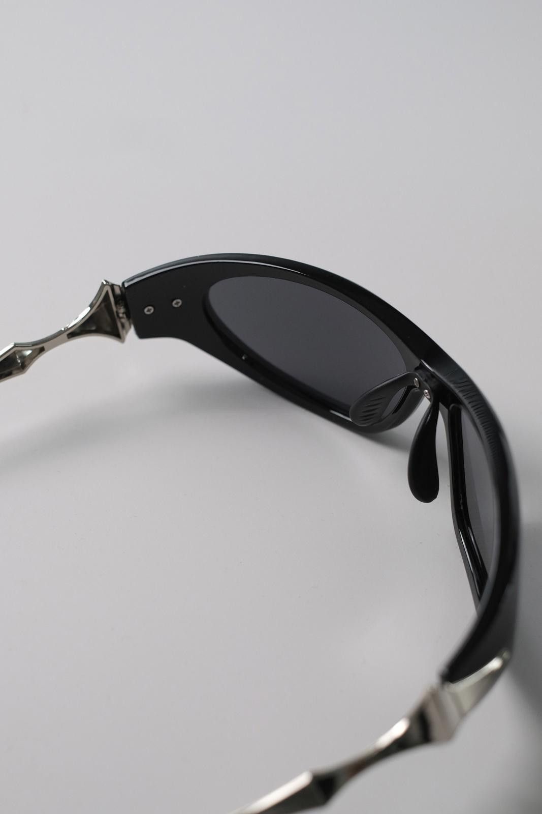 Japanese Brand Y2k Vtg Avant Garde Futuristic Black Sunglasses Unisex OS Size ONE SIZE - 9 Thumbnail