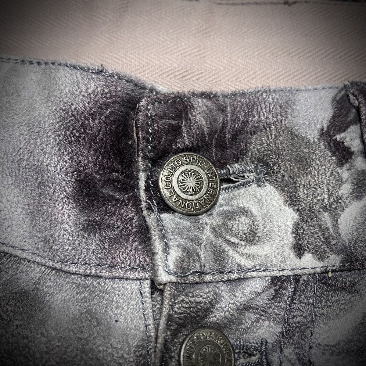 Tornado Mart Tornado Mart “Bed of Roses” Flared Pants Size US 33 - 4 Thumbnail