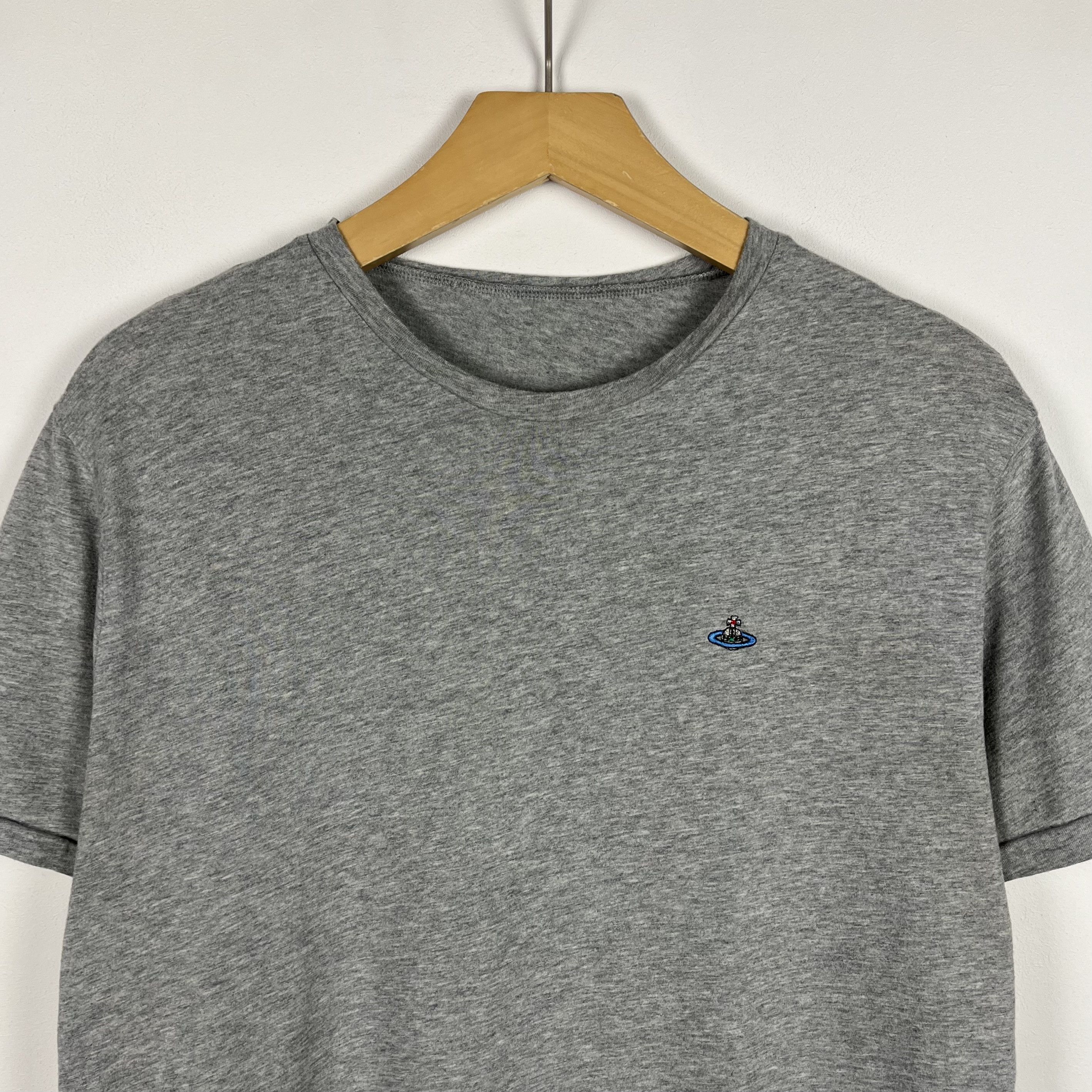 Vivienne Westwood Vivienne Westwood Embroidered Orb Logo T Shirt Size US L / EU 52-54 / 3 - 6 Thumbnail
