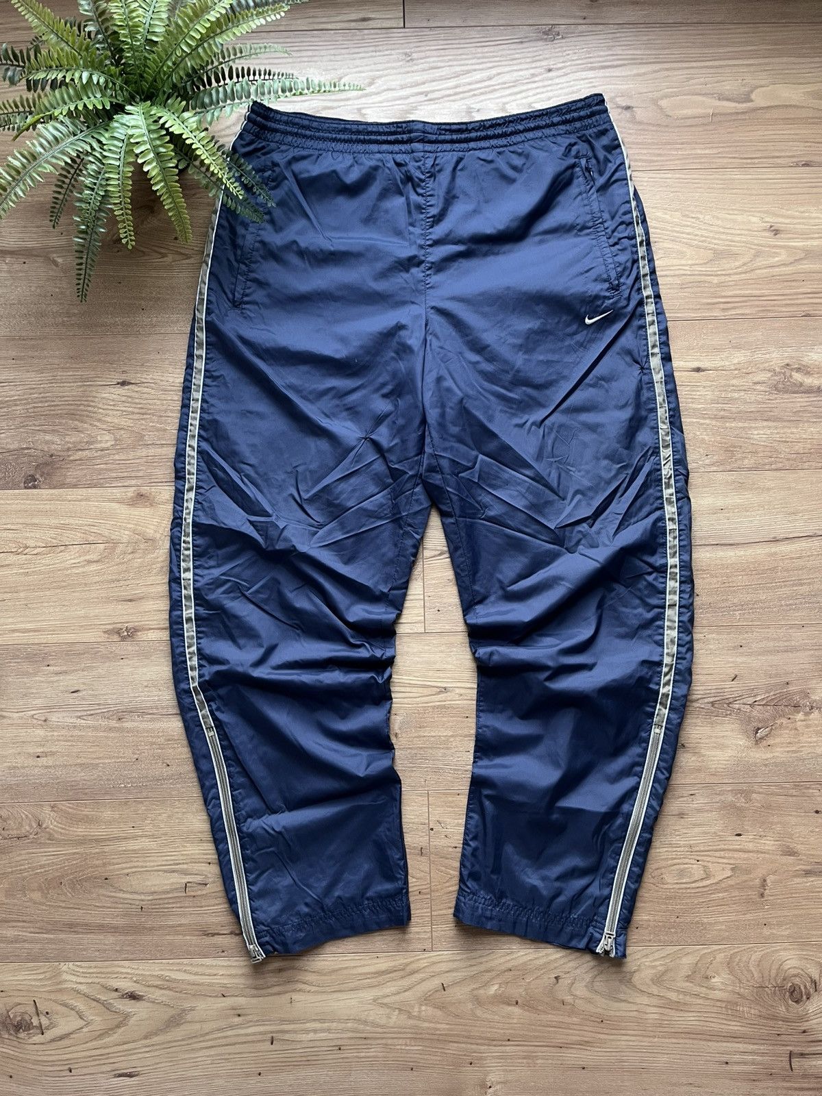 Nike 90’s NIKE RETRO BAGGY TRACK PANTS SWOOSH LOGO Y2K RARE Size US 34 / EU 50 - 1 Thumbnail