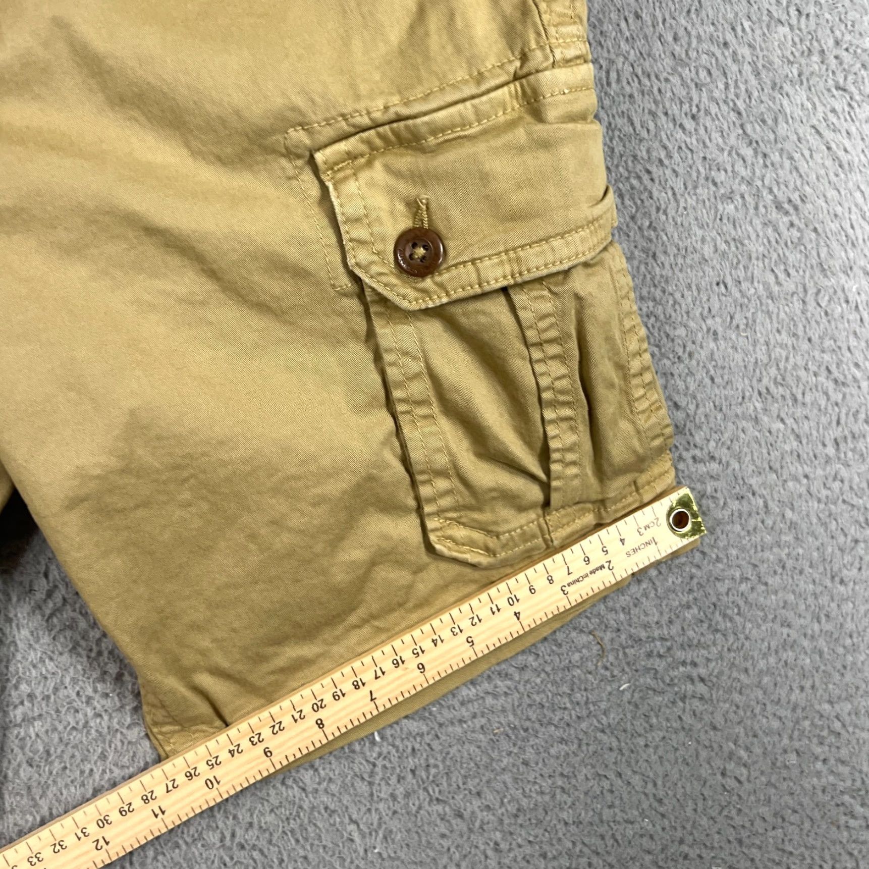 American Eagle Outfitters VINTAGE American Eagle Outfitters Cargo Shorts Mens 33 Beige Cotton 11 Inseam Pockets Classic Utility Summer Mens Size US 33 - 2 Thumbnail
