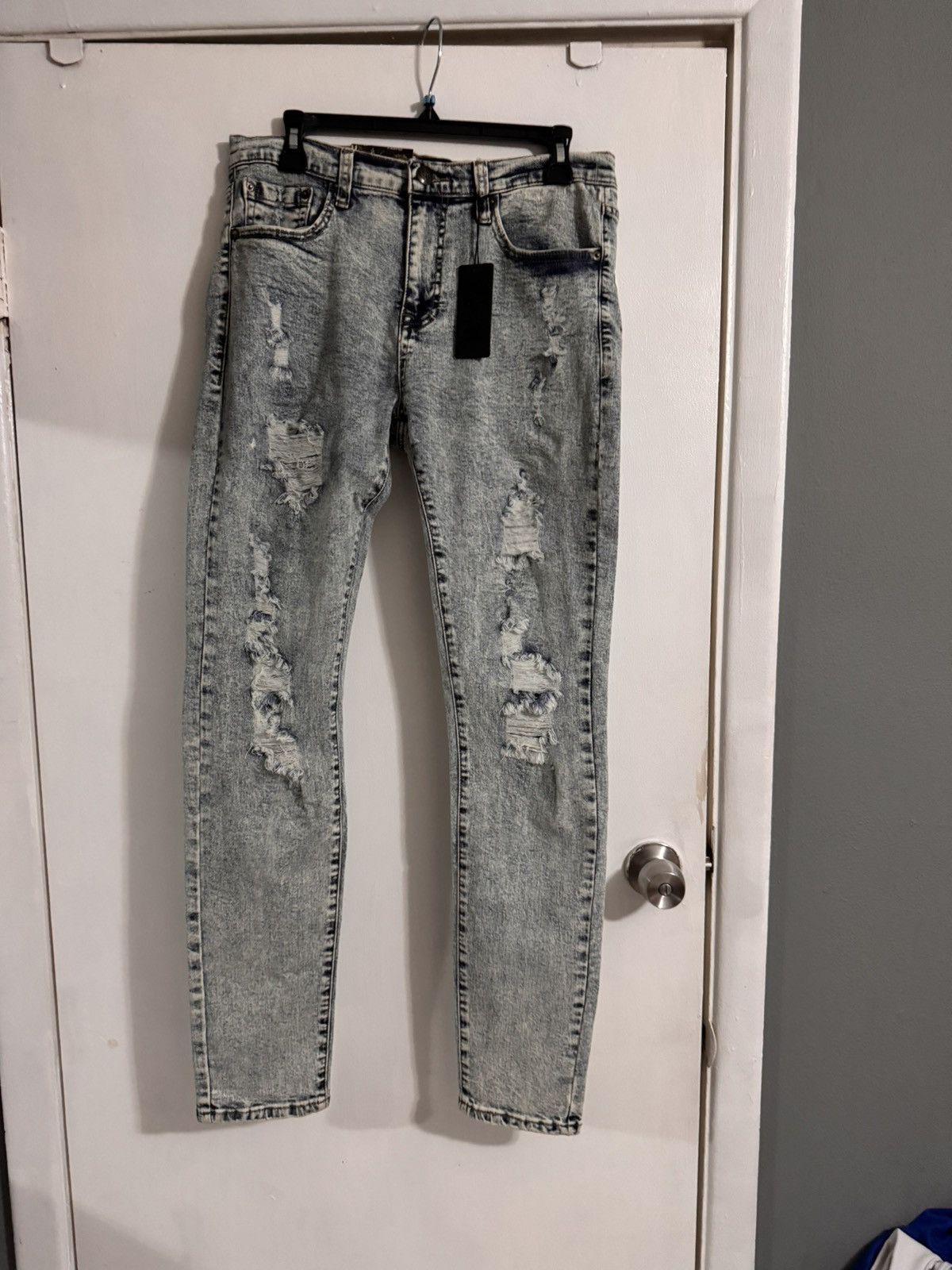 Ed Hardy Men’s Ed Hardy Destructed Acid Wash Skinny Jeans Size 30 Size US 32 / EU 48 - 2 Thumbnail
