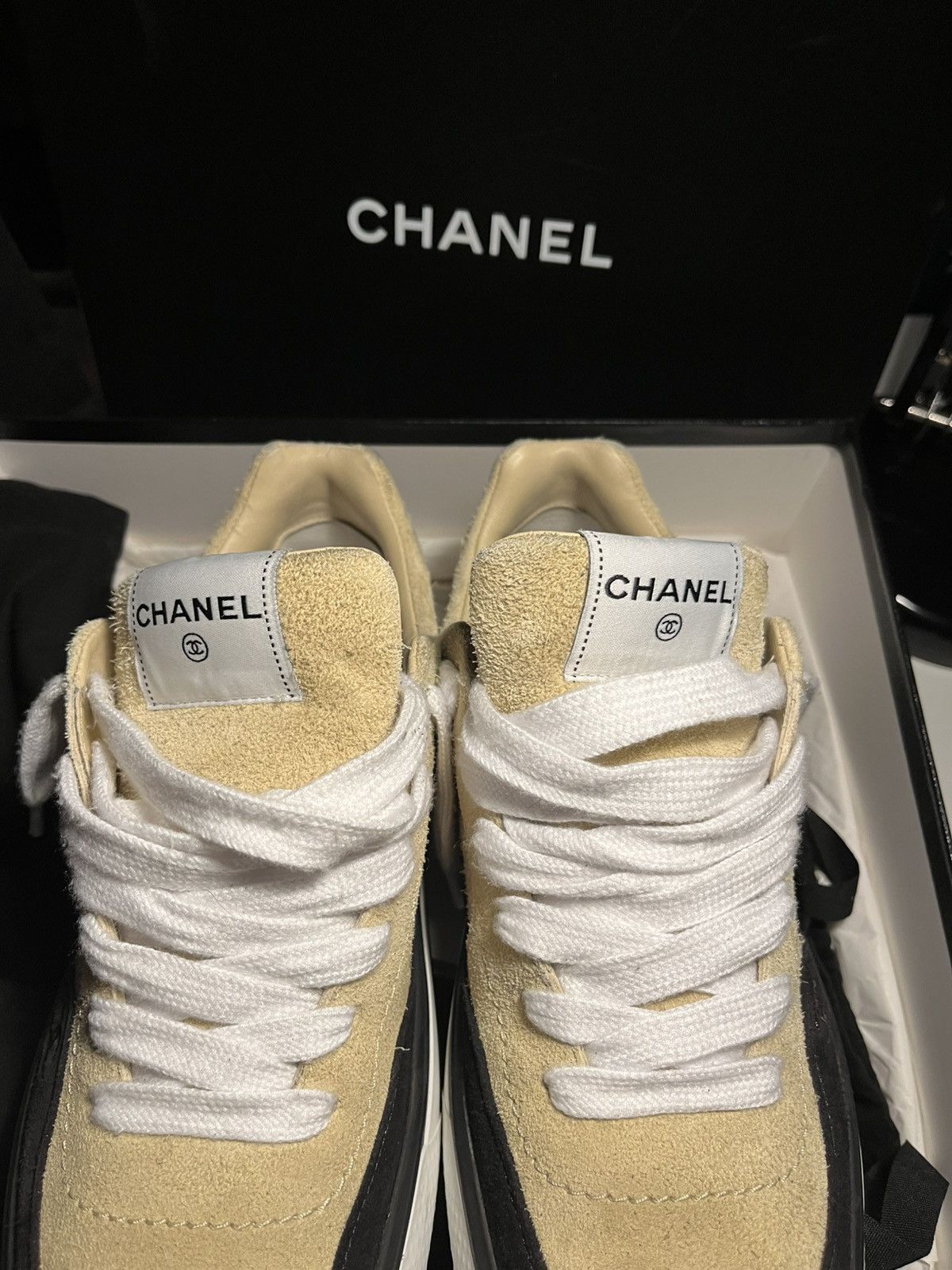 Chanel CC Chanel Suede Sneaker Runner Beige/White Rare Size US 8 / EU 41 - 5 Thumbnail