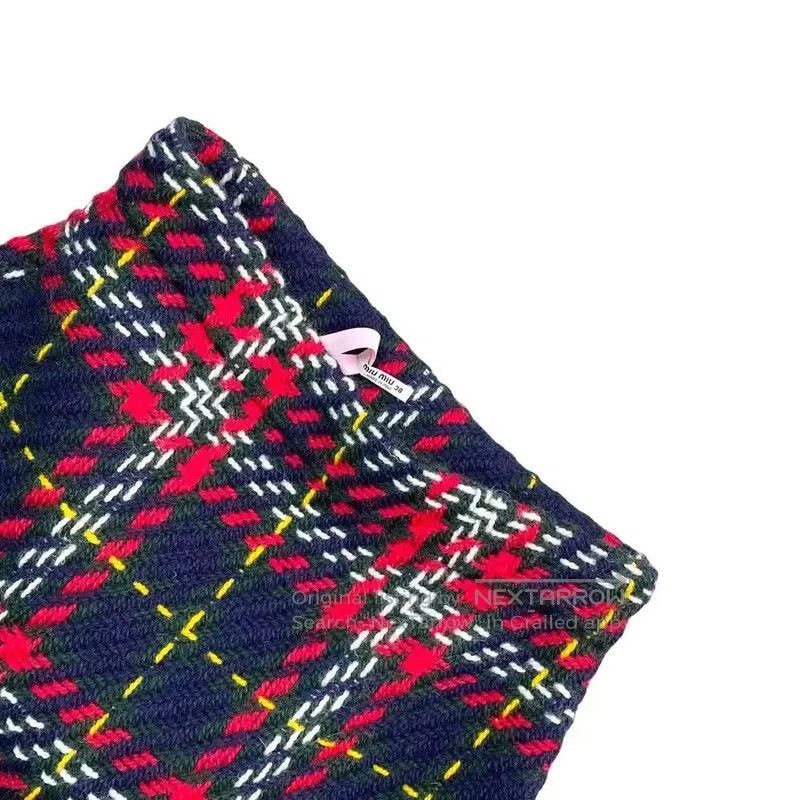 Miu Miu Miu Miu Red Wool Mini Skirt . Size 30" / US 8 / IT 44 - 3 Thumbnail