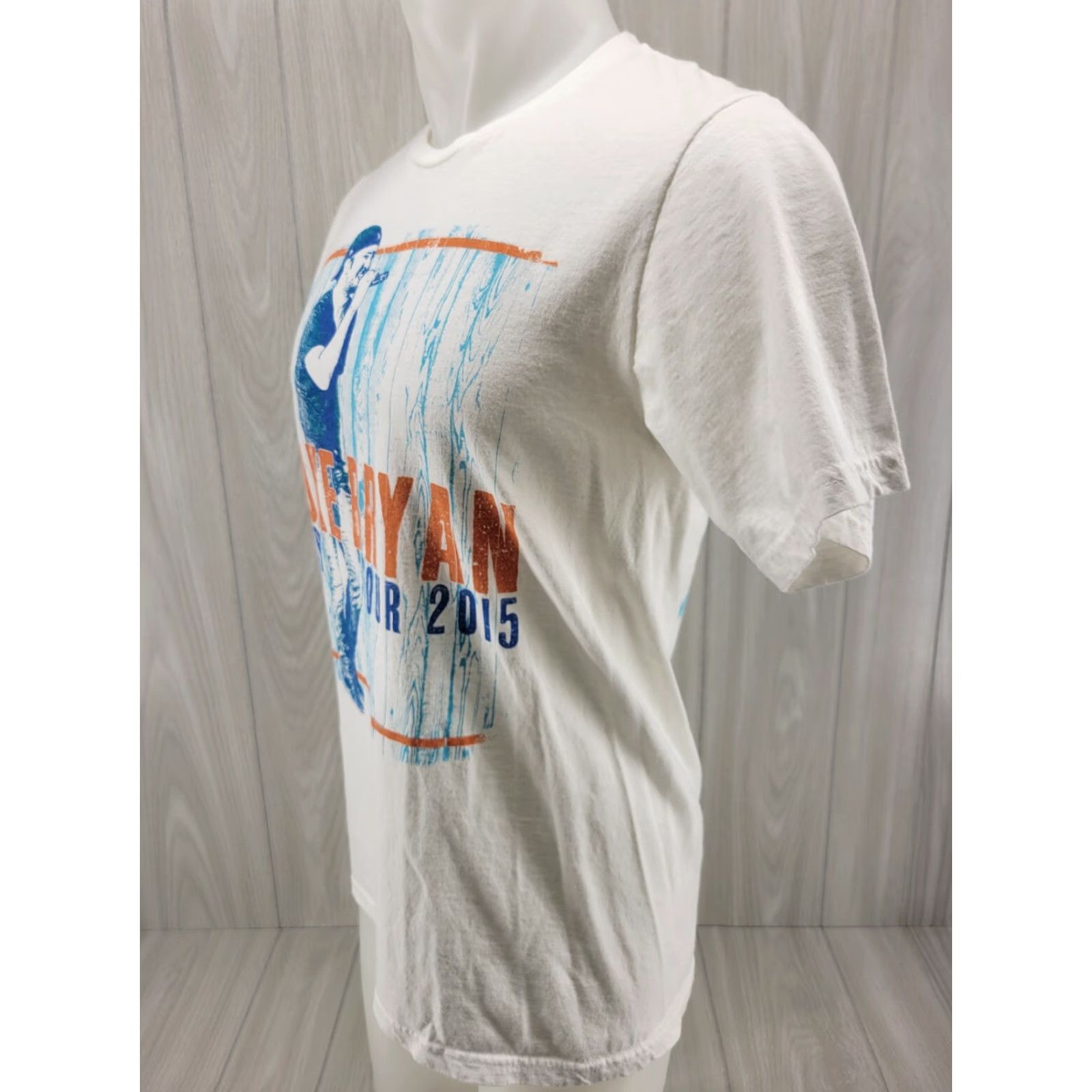 Vintage Luke Bryan Farm Tour 2015 White Mens Tshirt Top Tee Shirt Graphic - Size Medium Size US M / EU 48-50 / 2 - 3 Thumbnail