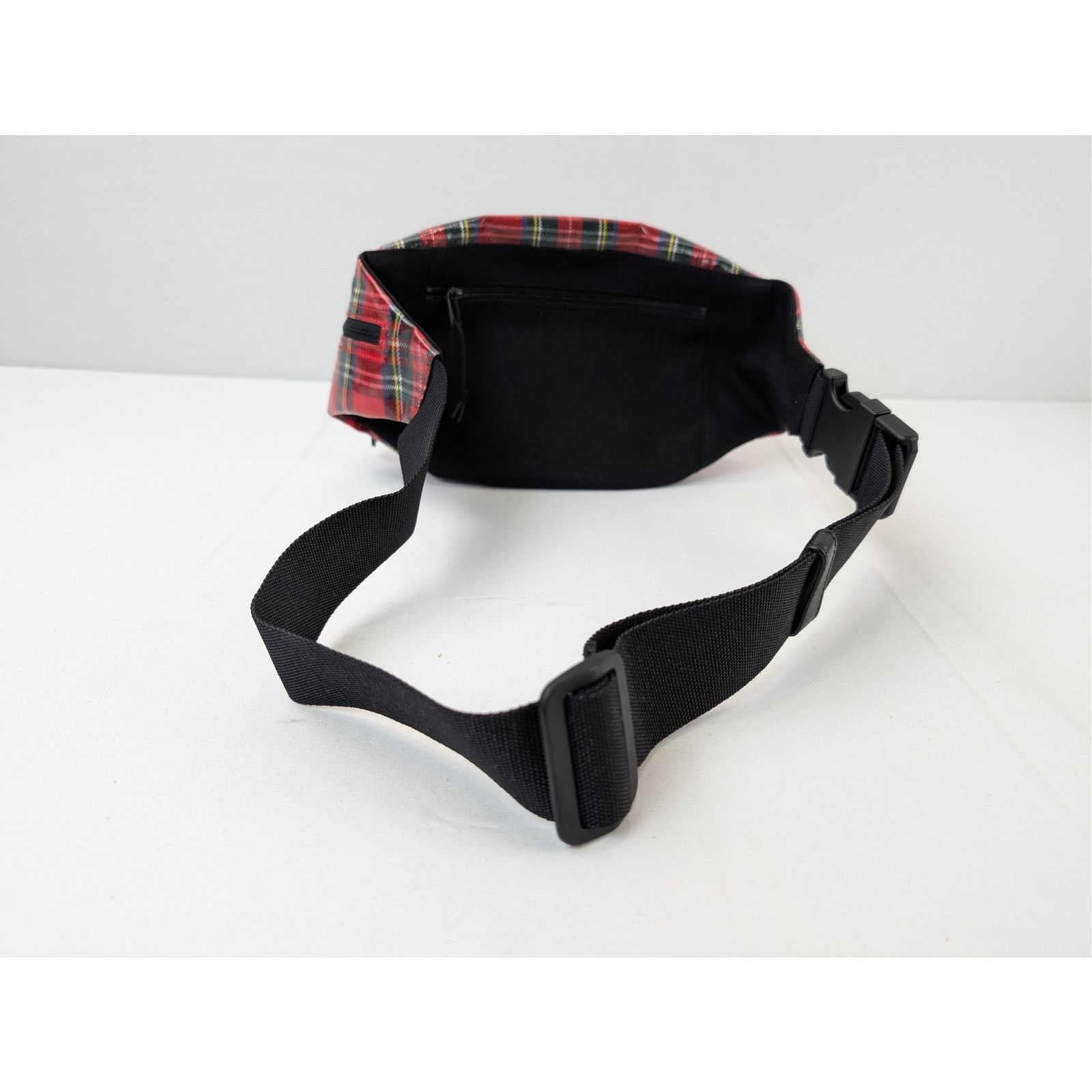 o1rshd1 Size: OS / Tartan Belt Bag in Multicolor