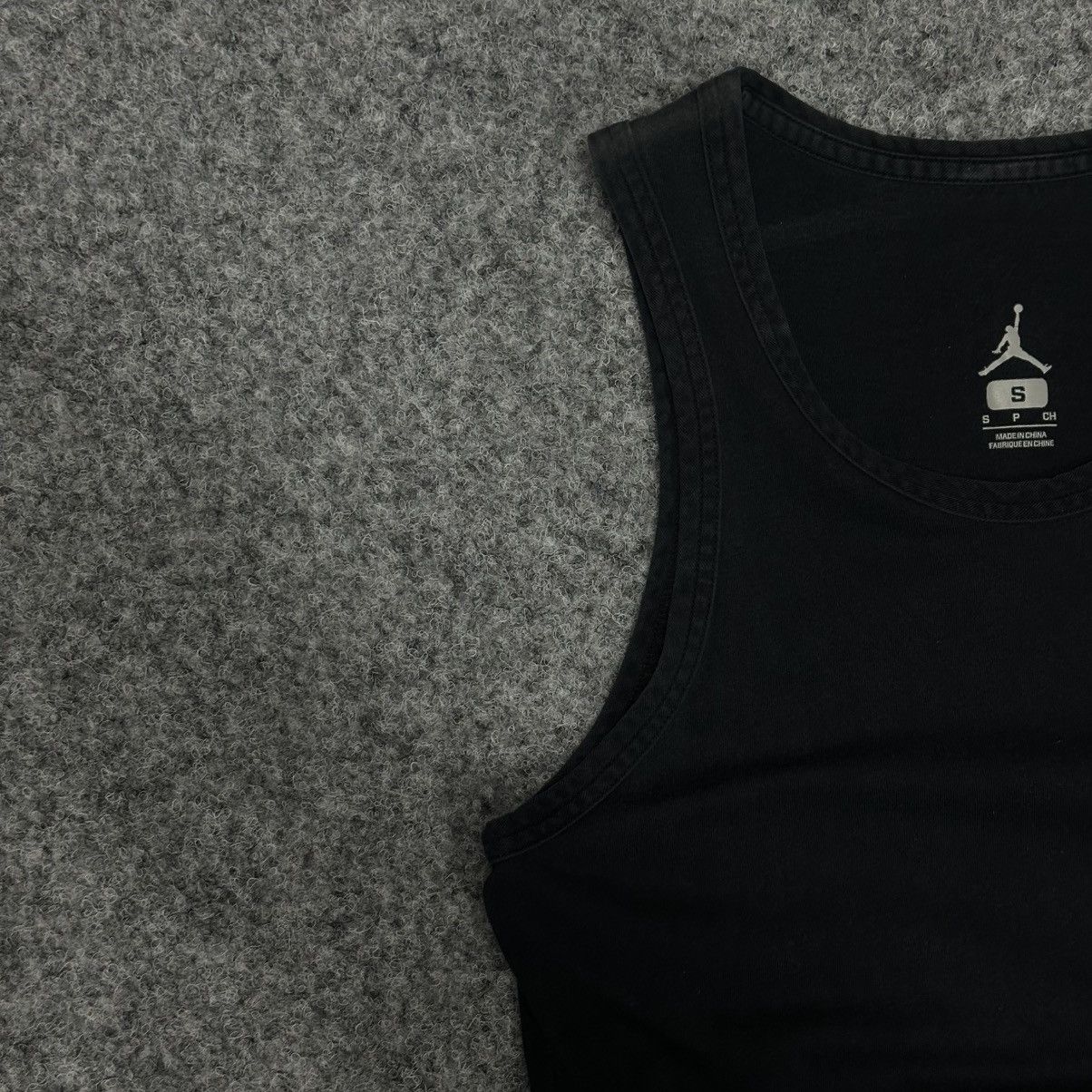 Jordan Brand VTG Man Air Jordan Tank Top Small Logo Distressed Sun Faded Size US S / EU 44-46 / 1 - 3 Thumbnail