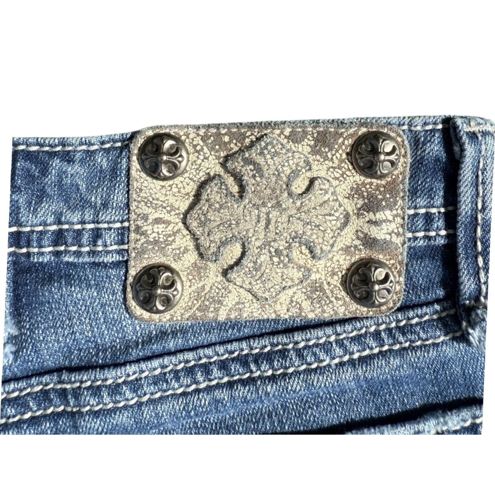 Miss Me VINTAGE Miss Me Skater Grunge Denim Jean Shorts Cross Womens Size 27 Blue Cut-Off 27 Womens Size 27" / US 4 / IT 40 - 4 Thumbnail