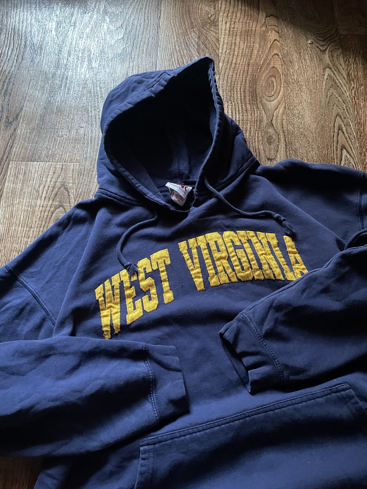 Vintage Vintage Y2K West-Virginia University Hoodie Distressed Size US XL / EU 56 / 4 - 6 Thumbnail