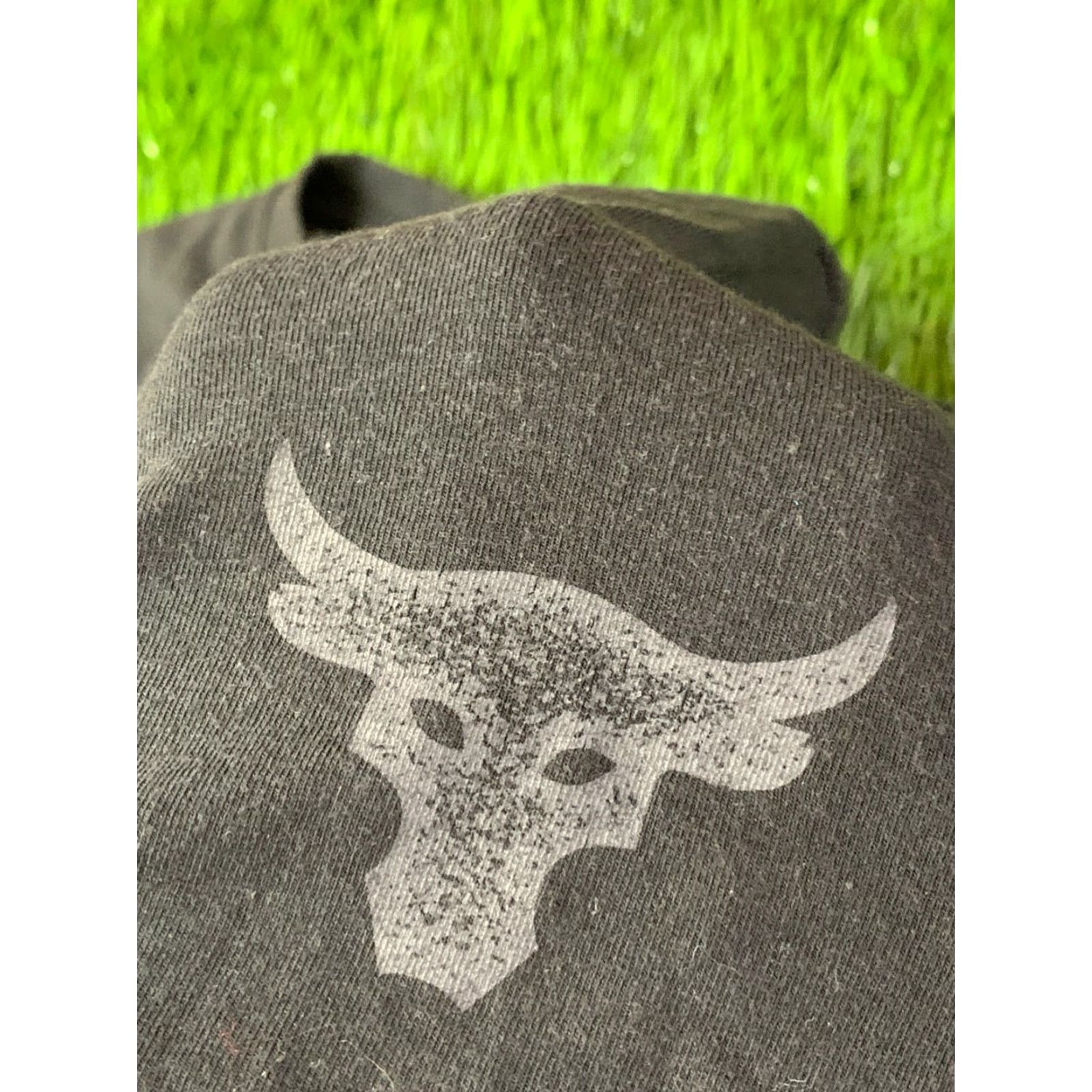 Under Armour UNDER ARMOUR IRON MENS TRAINING SHIRT JERSEY SPORT HEATGEAR Gray XS? Size US S / EU 44-46 / 1 - 5 Thumbnail