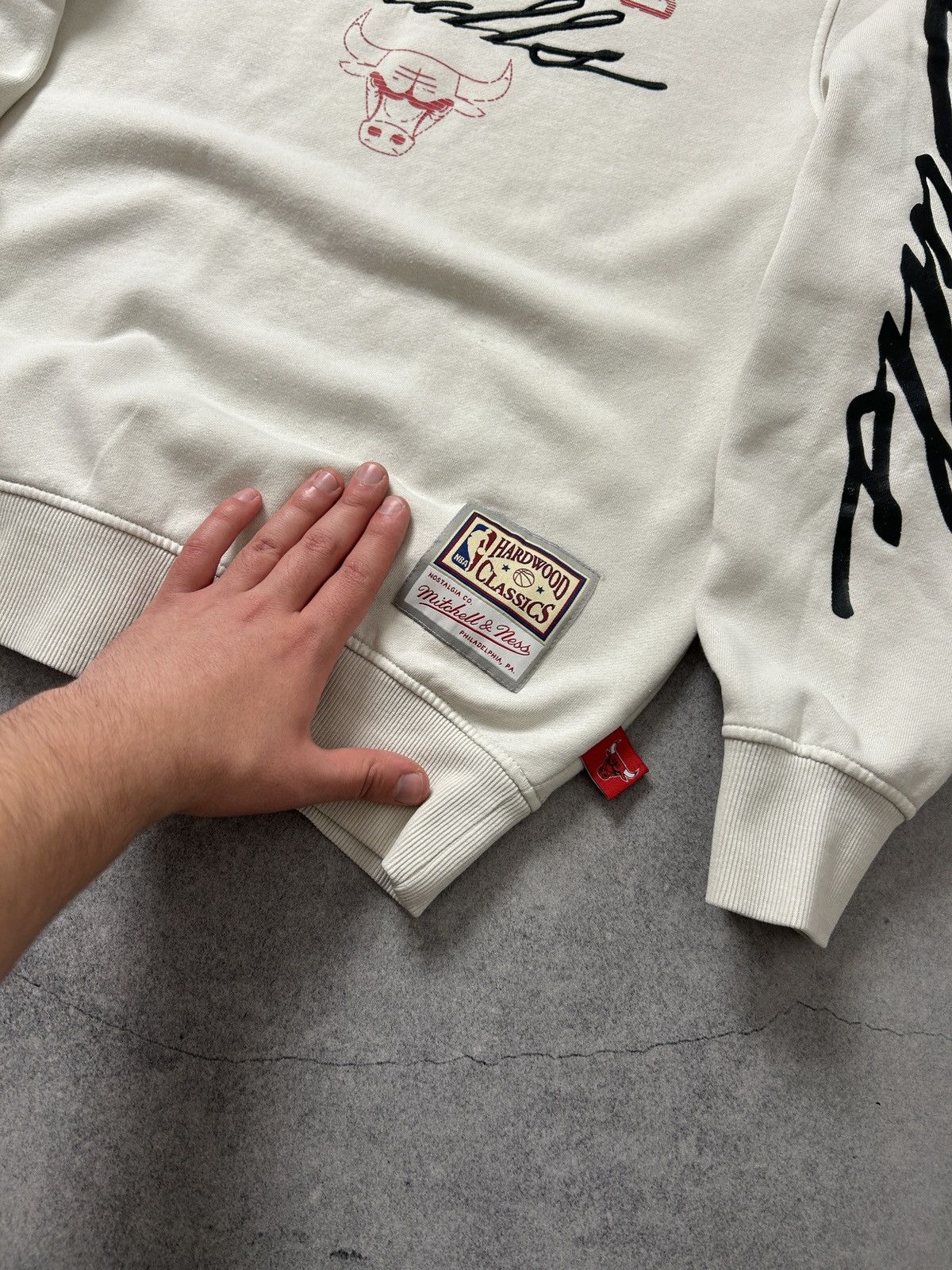 Mitchell & Ness Mitchell&Ness x Chicago Bulls big logo sweatshirt mens Size US S / EU 44-46 / 1 - 4 Thumbnail