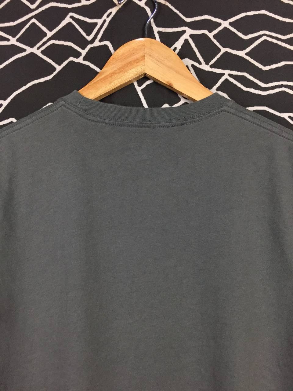 Anime × Japanese Brand × Uniqlo Uniqlo X Naruto Manga UT Sasuke & Itachi Uchiha Graphic Tee Size US M / EU 48-50 / 2 - 5 Thumbnail