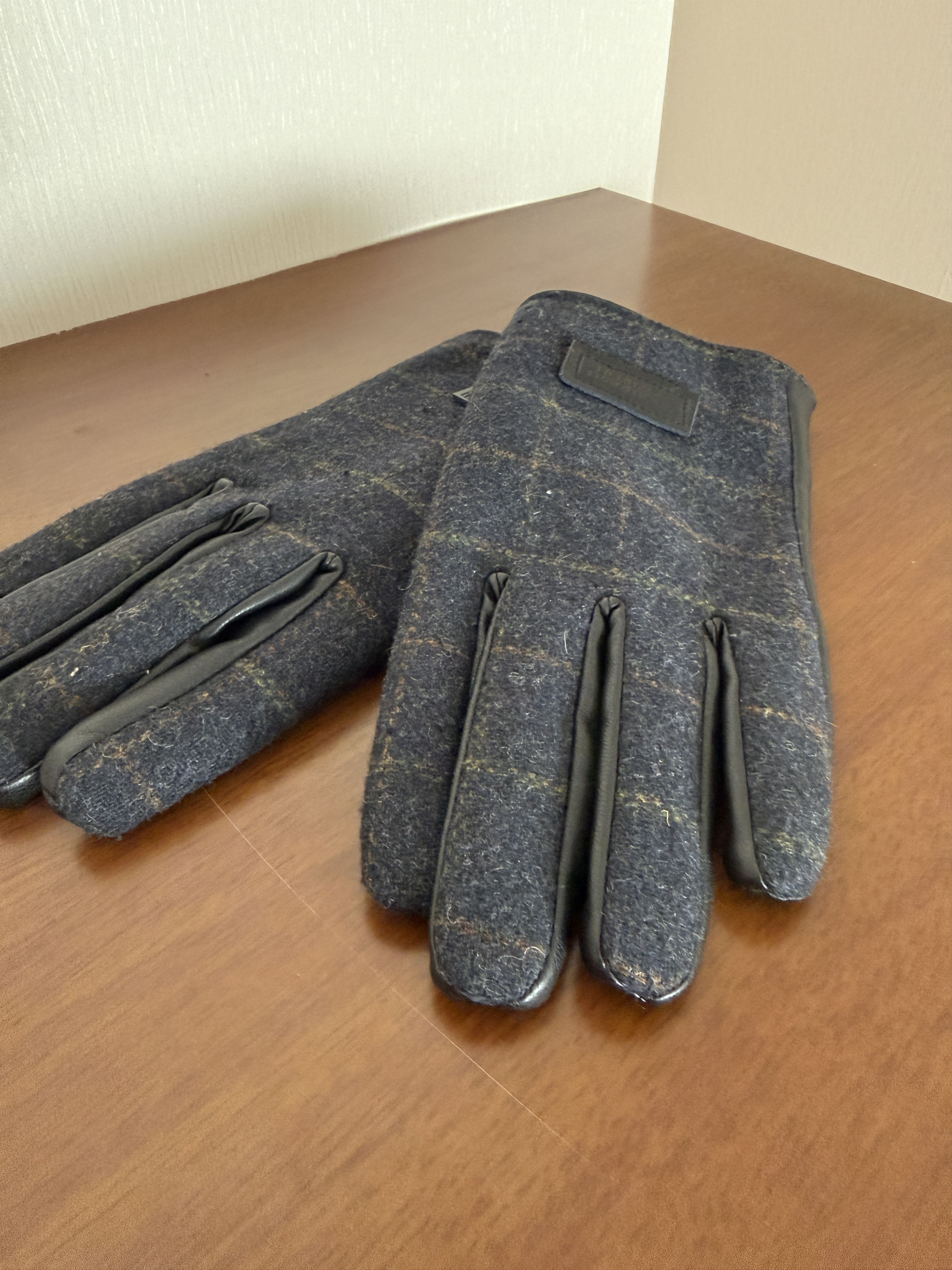 Other Heritage Traditions – Blue Check Tweed Gloves Size ONE SIZE - 3 Thumbnail