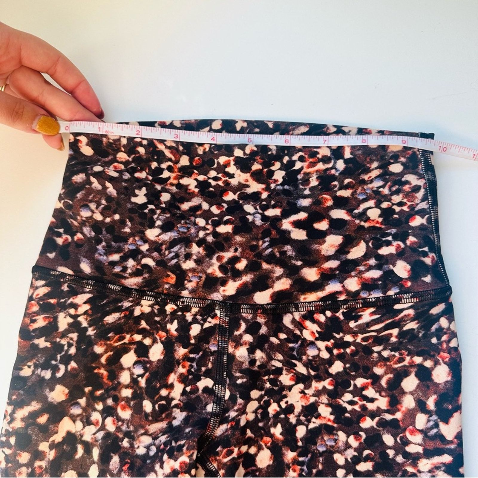 Lululemon LULULEMON Back Tan Print High Rise Cropped Ankle Leggings Size 26" / US 2 / IT 38 - 12 Thumbnail
