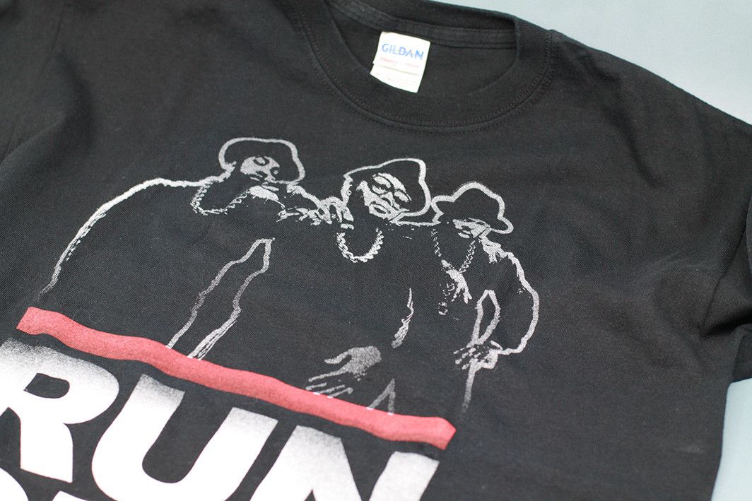 Gildan Gildan T-shirt with a Run-D.M.C. print Size US M / EU 48-50 / 2 - 6 Thumbnail