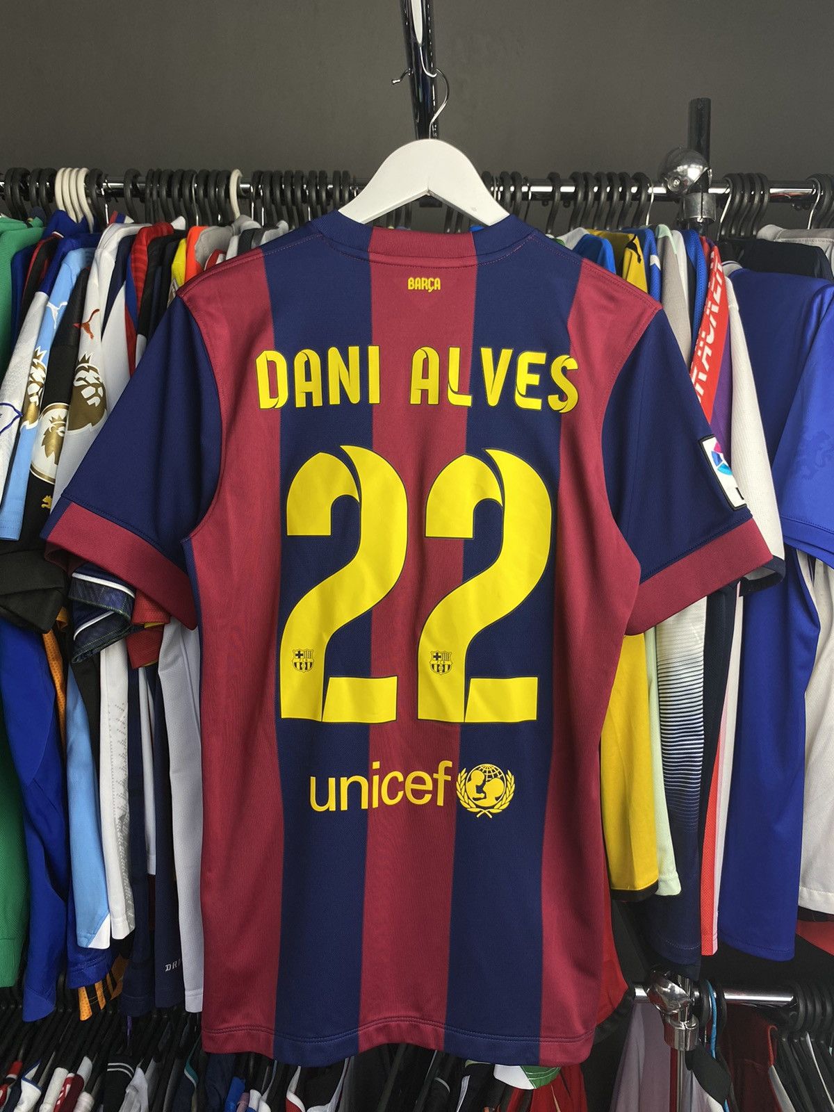 Nike 2014/15 NIKE BARCELONA #22 DANI ALVES FOOTBALL JERSEY SHIRT Size US S / EU 44-46 / 1 - 2 Thumbnail