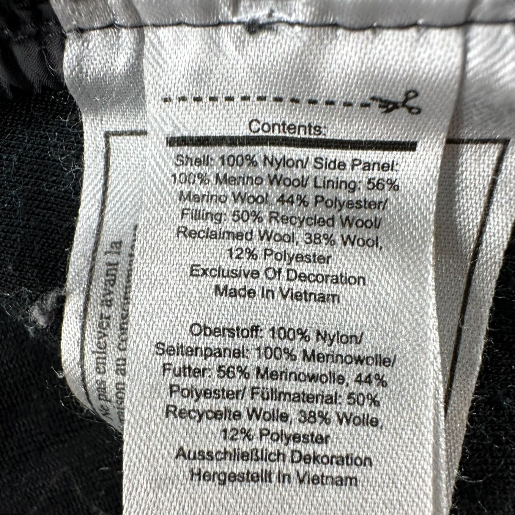 Smartwool **Smartwool Vest Women's Hooded XS Black Quilted Puffer** User: **Vintaged Smartwool Hooded Vest Women's XS Black Quilted Puffer** Size XS / US 0-2 / IT 36-38 - 5 Thumbnail