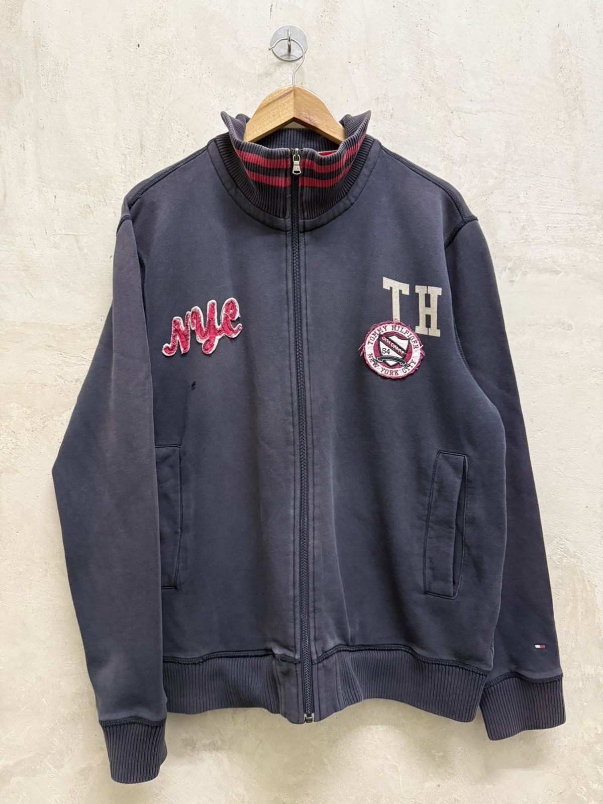 Tommy Hilfiger Distressed 2000s Tommy Hilfiger Zipper Sweater Size US XXL / EU 58 / 5 - 1 Thumbnail