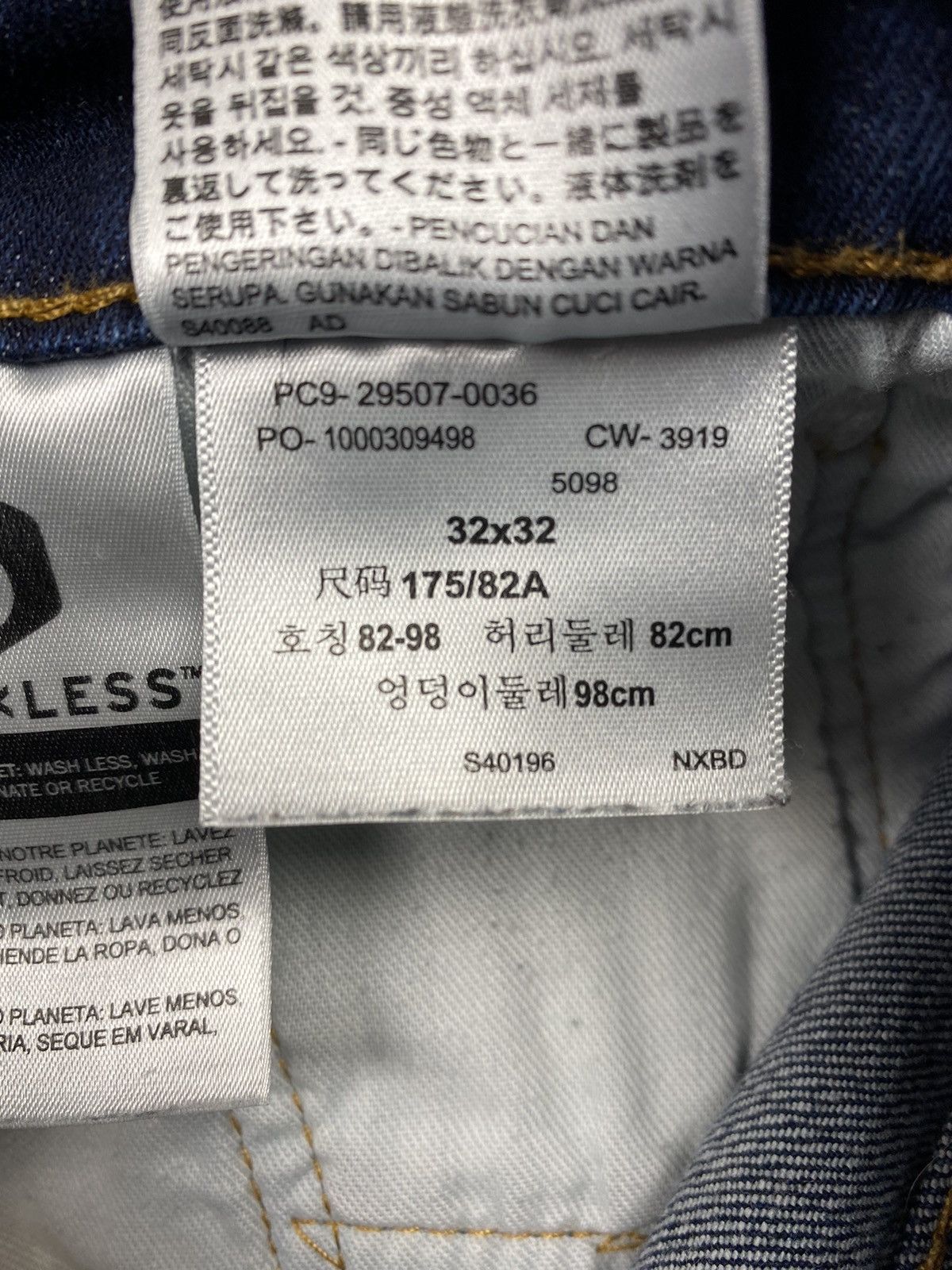 Levi's Levis Strauss & Co 502 Dark Blue Denim Jeans 32 x 32 Size US 33 - 12 Thumbnail