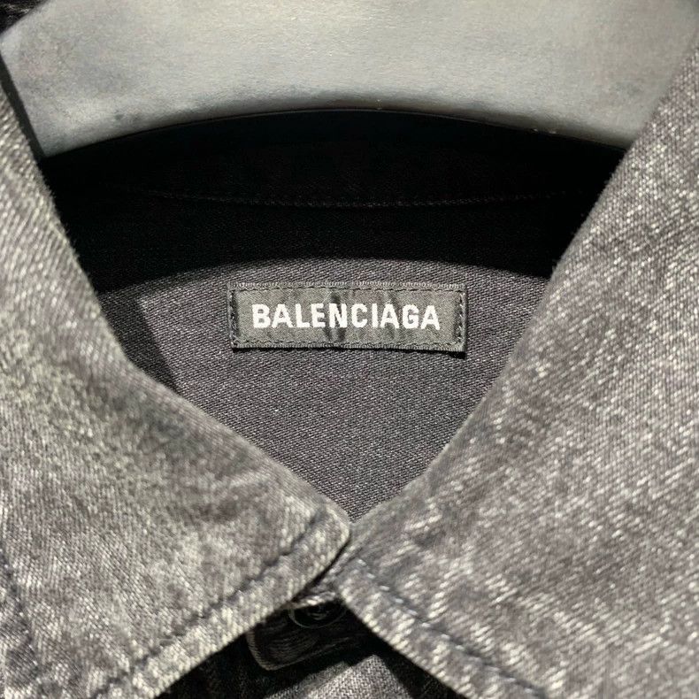 Balenciaga Balenciaga size 39 Washed denim shirt with logo on back shi Size US M / EU 48-50 / 2 - 4 Thumbnail