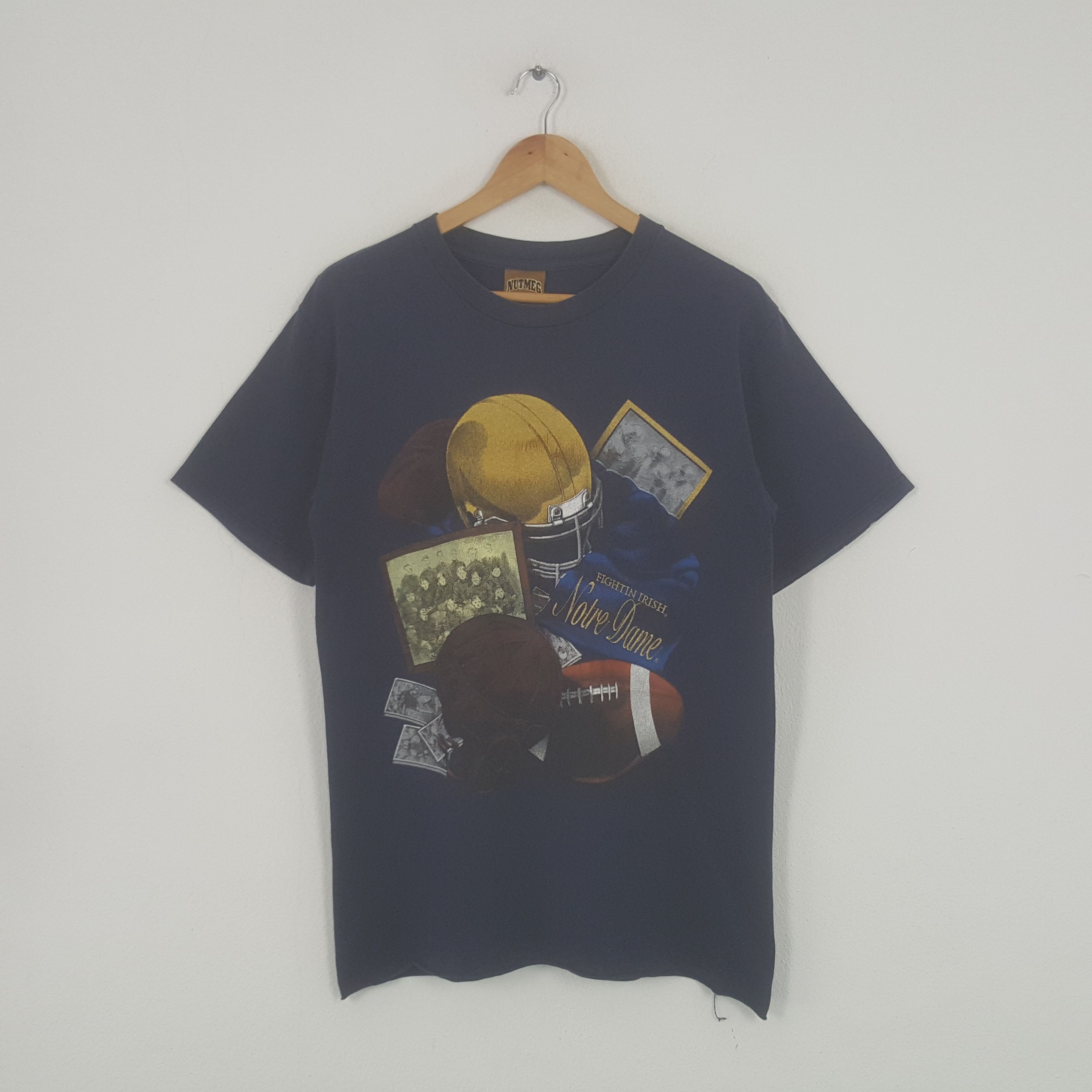 NFL × Nutmeg × Vintage Vintage 90's Notre Dame American NFL Team Tshirt Size US M / EU 48-50 / 2 - 1 Thumbnail