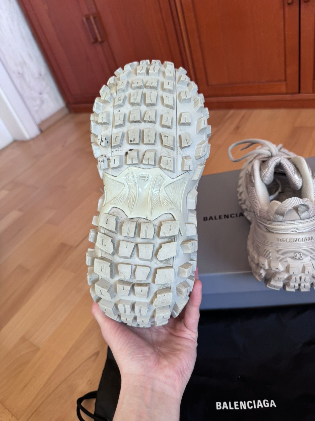 Balenciaga Balenciaga Defender Beige Size US 10 / EU 43 - 9 Thumbnail