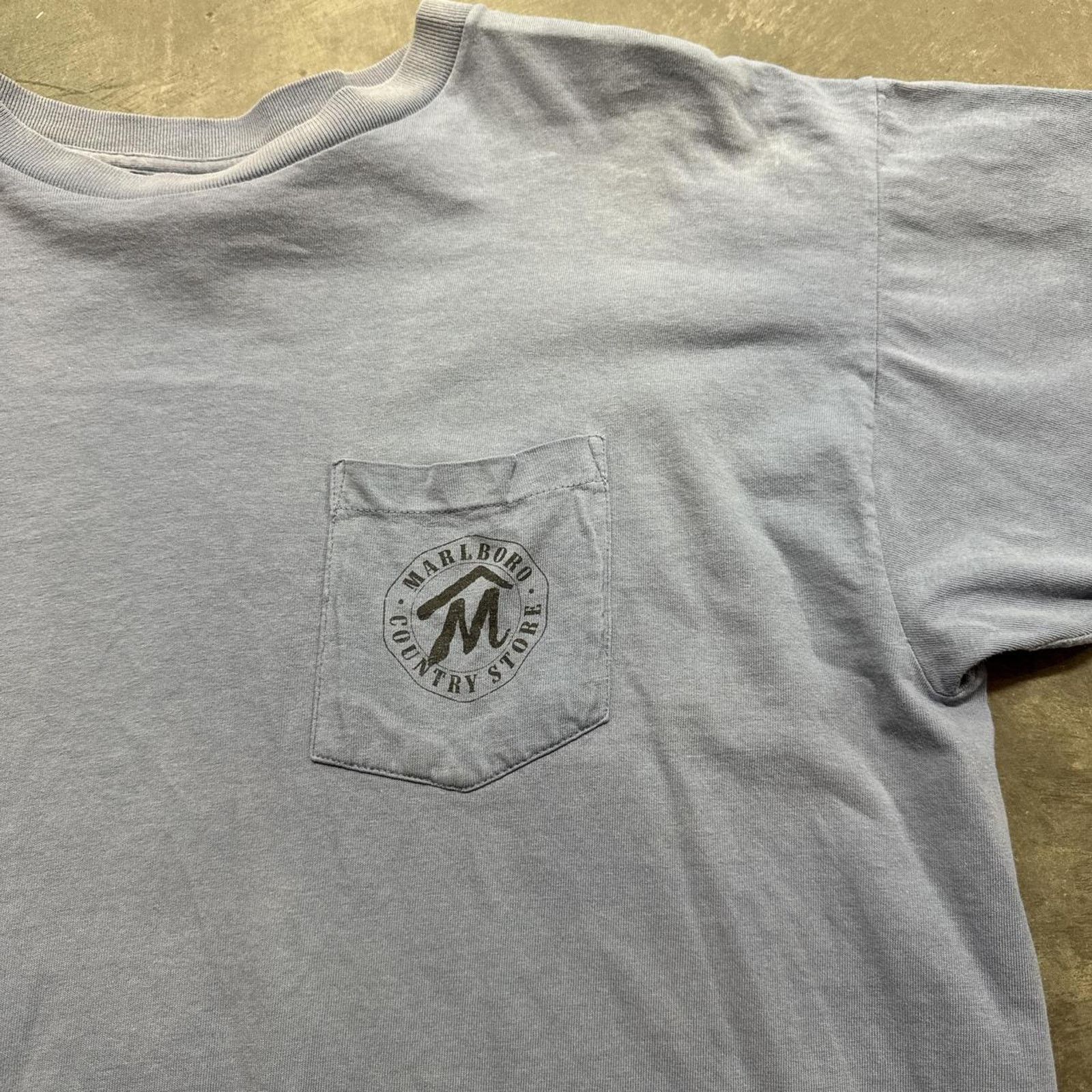 Marlboro × Vintage Vintage 90s Marlboro Country Store Pocket Graphic T-Shirt Size US XL / EU 56 / 4 - 2 Thumbnail