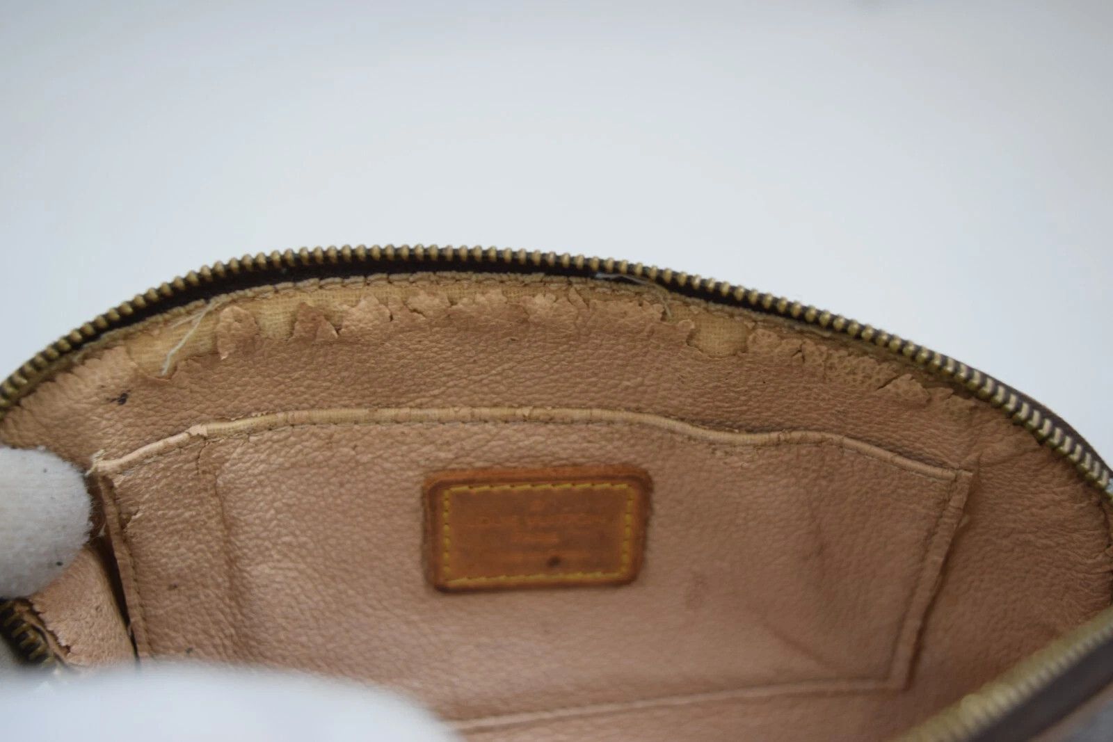 Louis Vuitton Louis Vuitton Cosmetic Pouch Monogram Canvas M47515 Size ONE SIZE - 19 Thumbnail