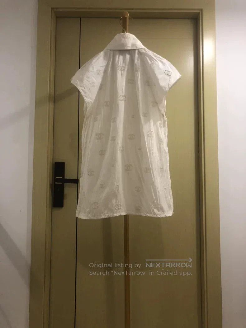 Chanel Chanel Full logo silk white shirt Size XS / US 0-2 / IT 36-38 - 6 Thumbnail
