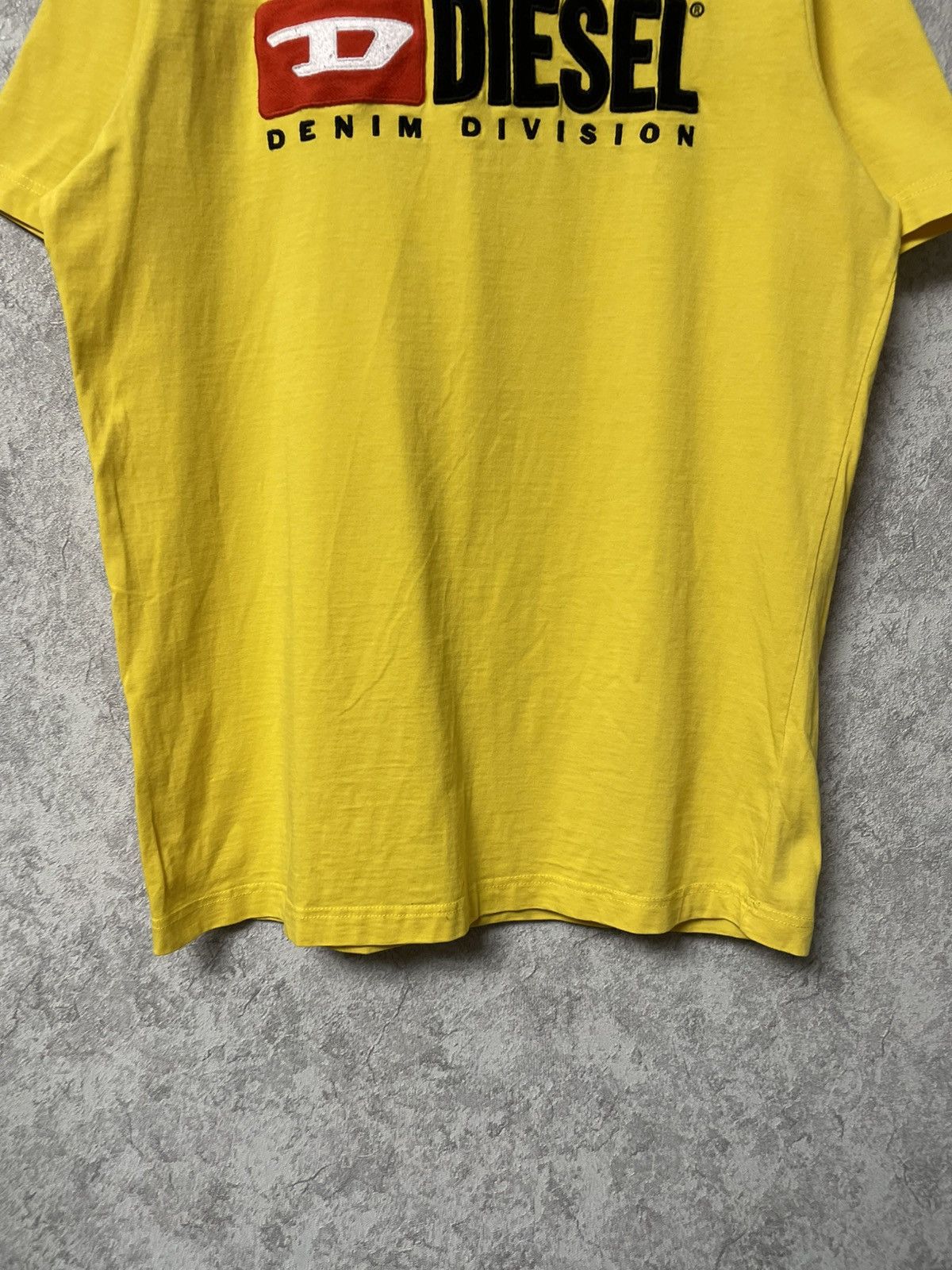 Diesel Diesel Embroidered Big Logo Yellow T-Shirt Y2K Size US S / EU 44-46 / 1 - 3 Thumbnail