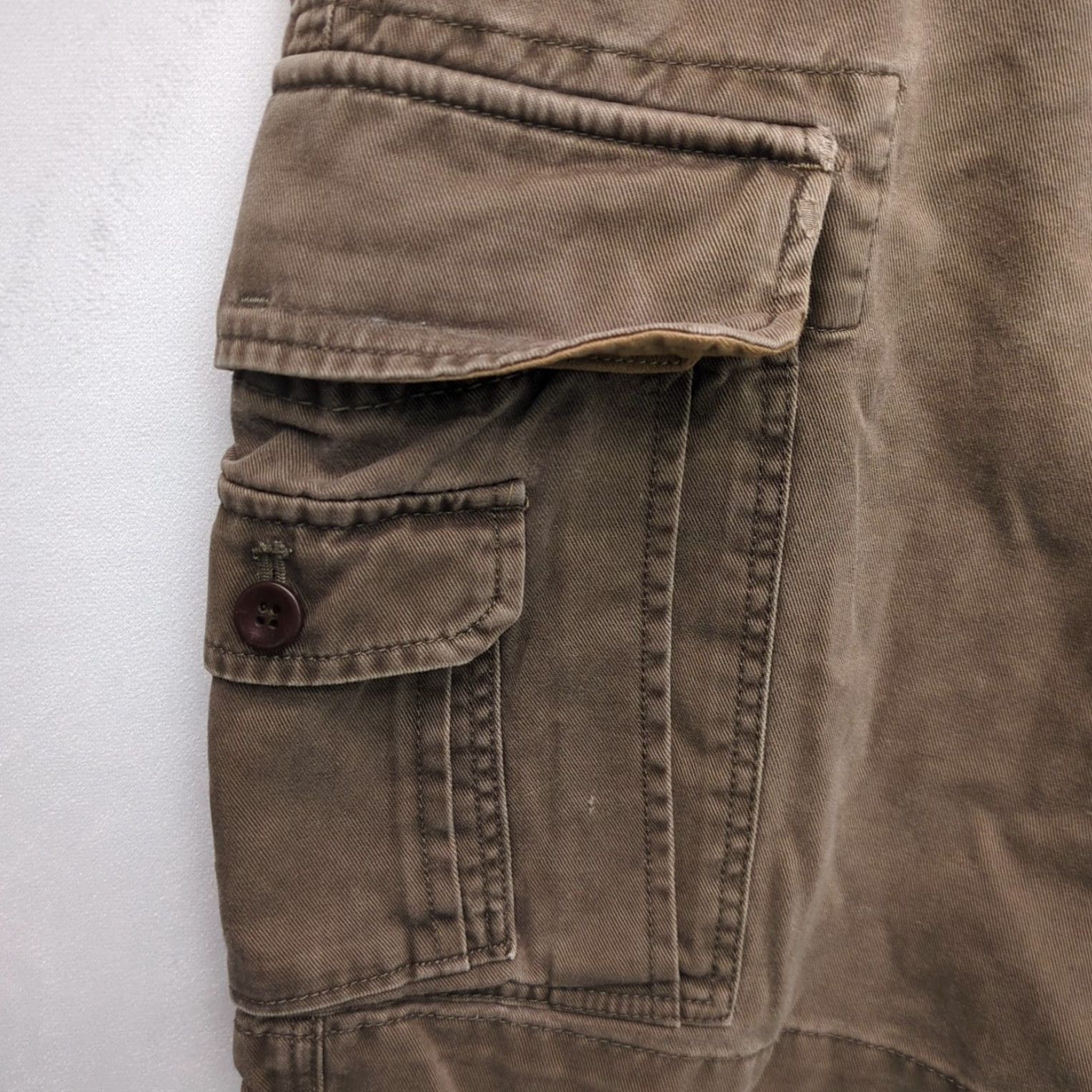 Banana Republic Banana Republic Cargo Shorts Brown Classic Fit Men 33 Cargo Shorts Brown Classic Fit Men Size 33 Brown Solid Cotton Men’s 33 Mens Size US 33 - 6 Thumbnail