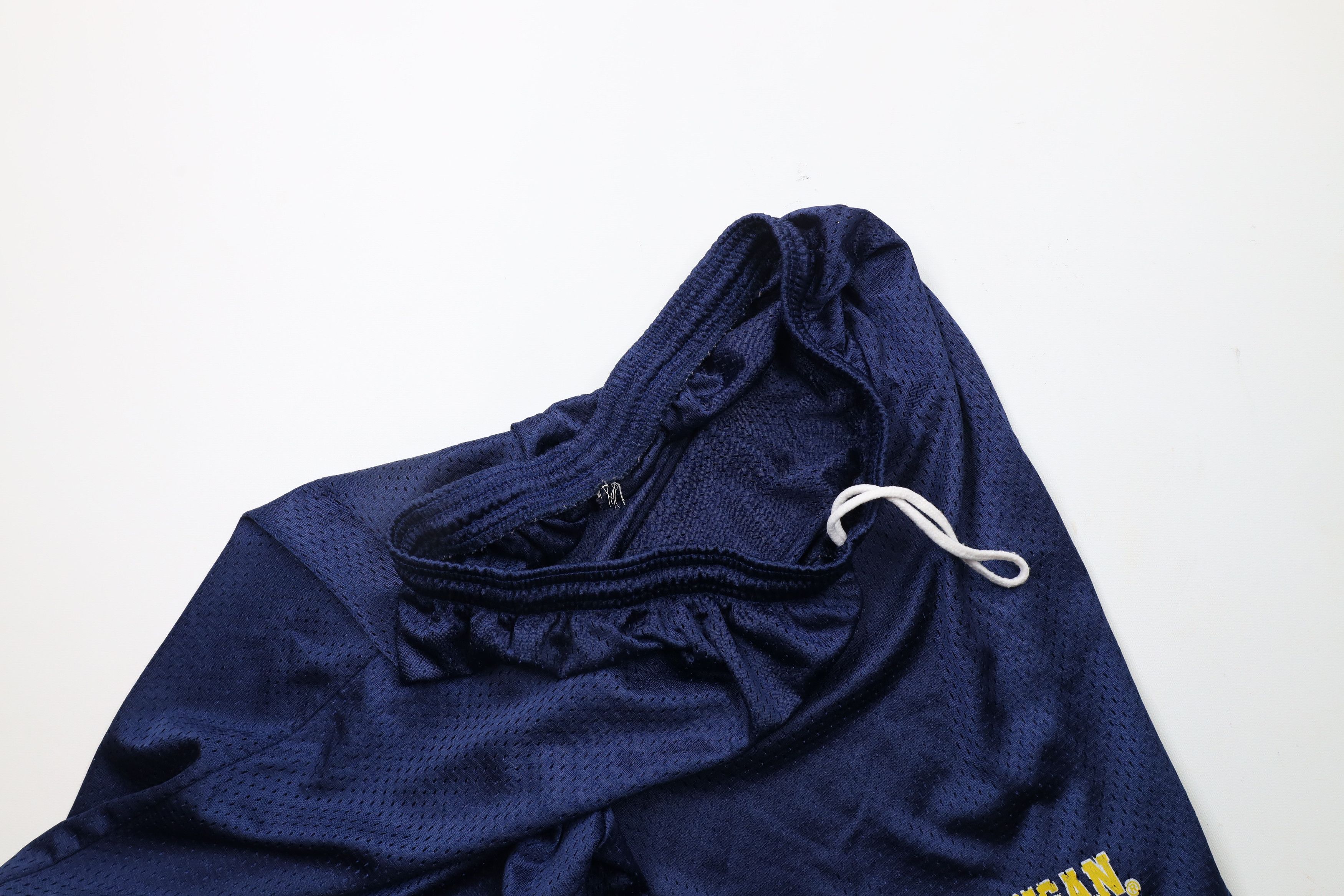 Vintage Vintage 90s University of Michigan Above Knee Mesh Shorts Size US 36 / EU 52 - 7 Thumbnail