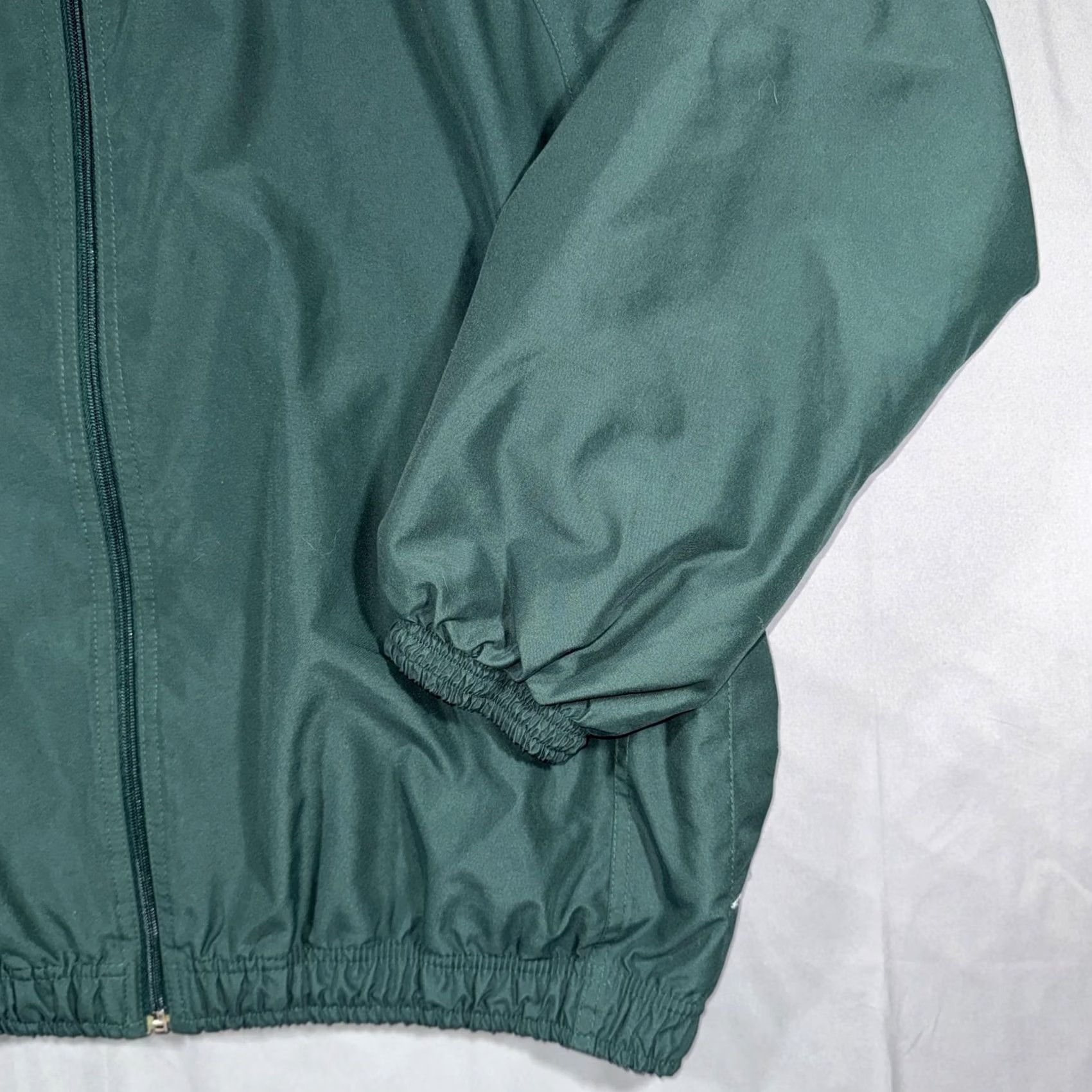 Champion VINTAGE Champion Green FullZip Mens Windbreaker Jacket Size L Shirt Mens L Green Windsbreaker? Size US L / EU 52-54 / 3 - 6 Thumbnail