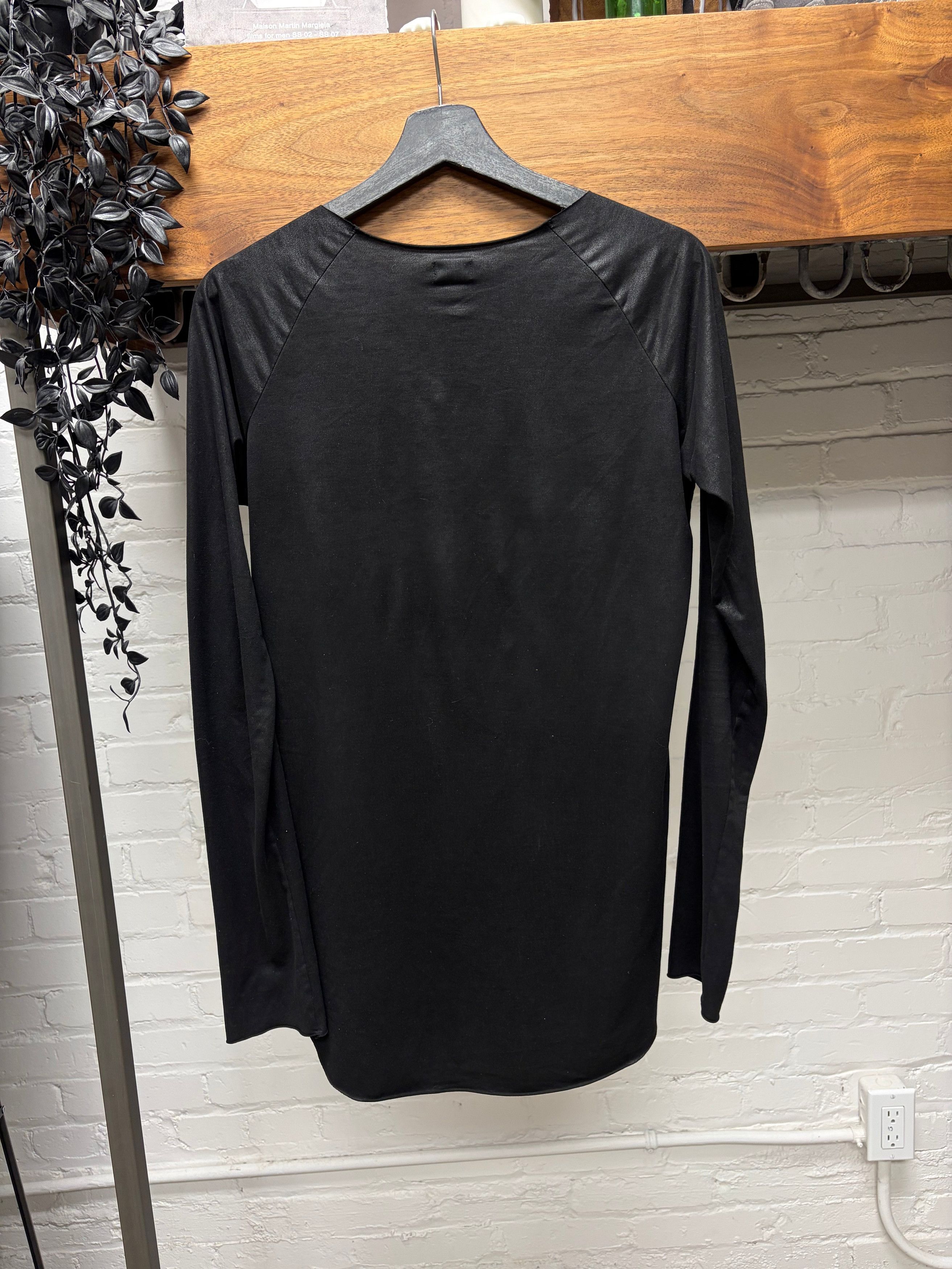 Le Grande Bleu (L.G.B.) Waxed Black V-Neck Long Sleeve Shirt Size US S / EU 44-46 / 1 - 4 Thumbnail