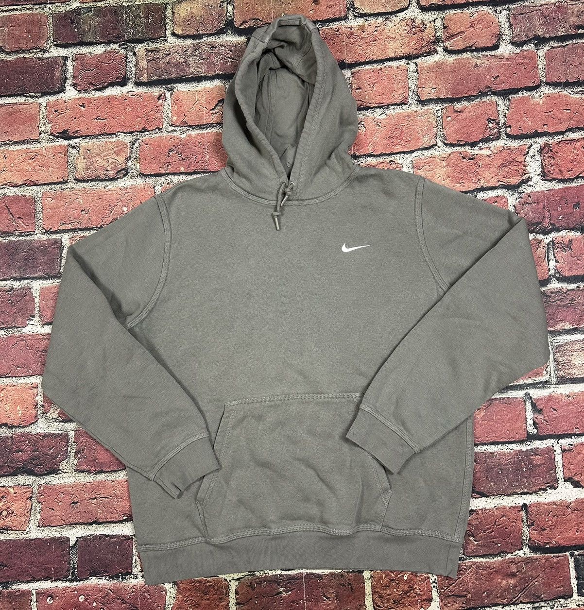 Nike Nike Sportswear Club Fleece Hoodie Olive Green Mini Swoosh Size US XL / EU 56 / 4 - 1 Thumbnail