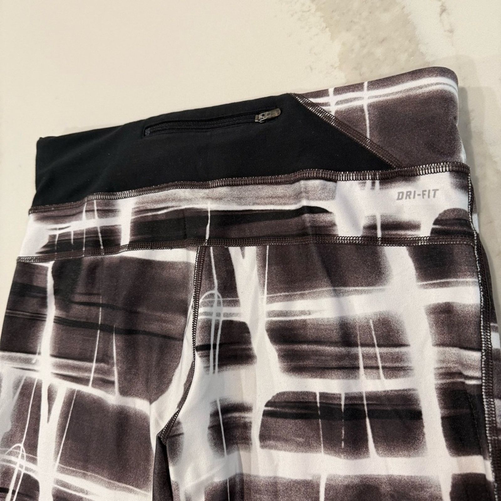 Nike Nike DriFit Running Athletic Crop Leggings Womens Medium Size 30" / US 8 / IT 44 - 7 Thumbnail