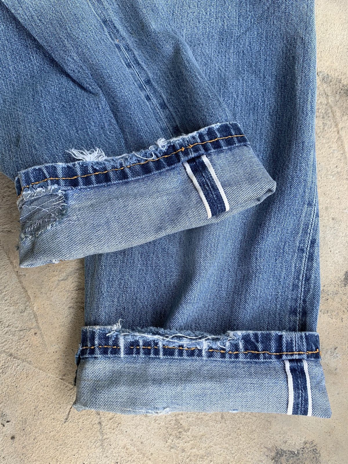 Levi's × Vintage Vintage Levis 501XX 555 Big E Selvedge Distressed Denim Size US 30 / EU 46 - 20 Thumbnail