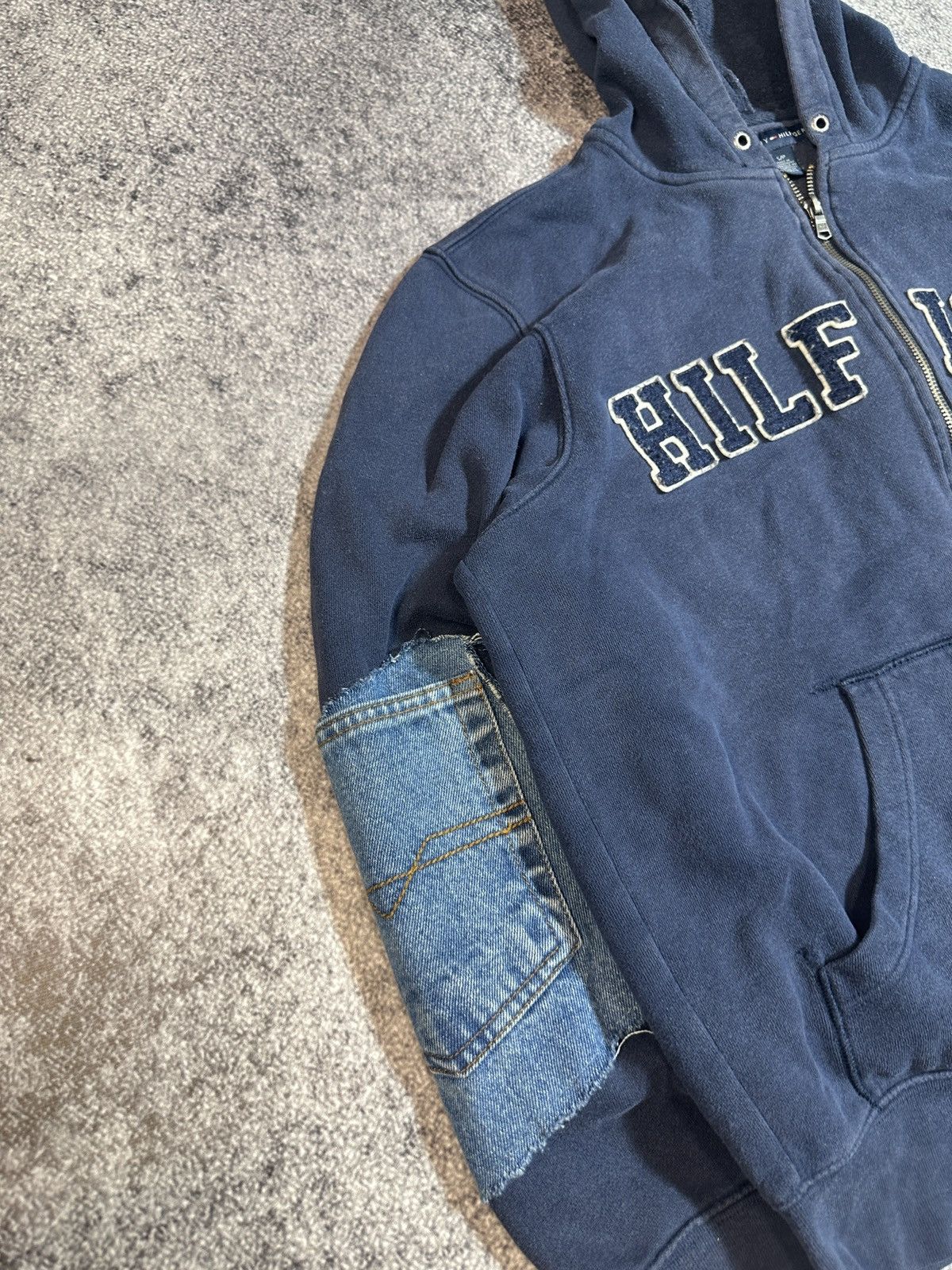 Tommy Hilfiger Y2K Tommy Hilfiger Logo Custom Avant Garde Style Rare S USA Size US S / EU 44-46 / 1 - 2 Thumbnail