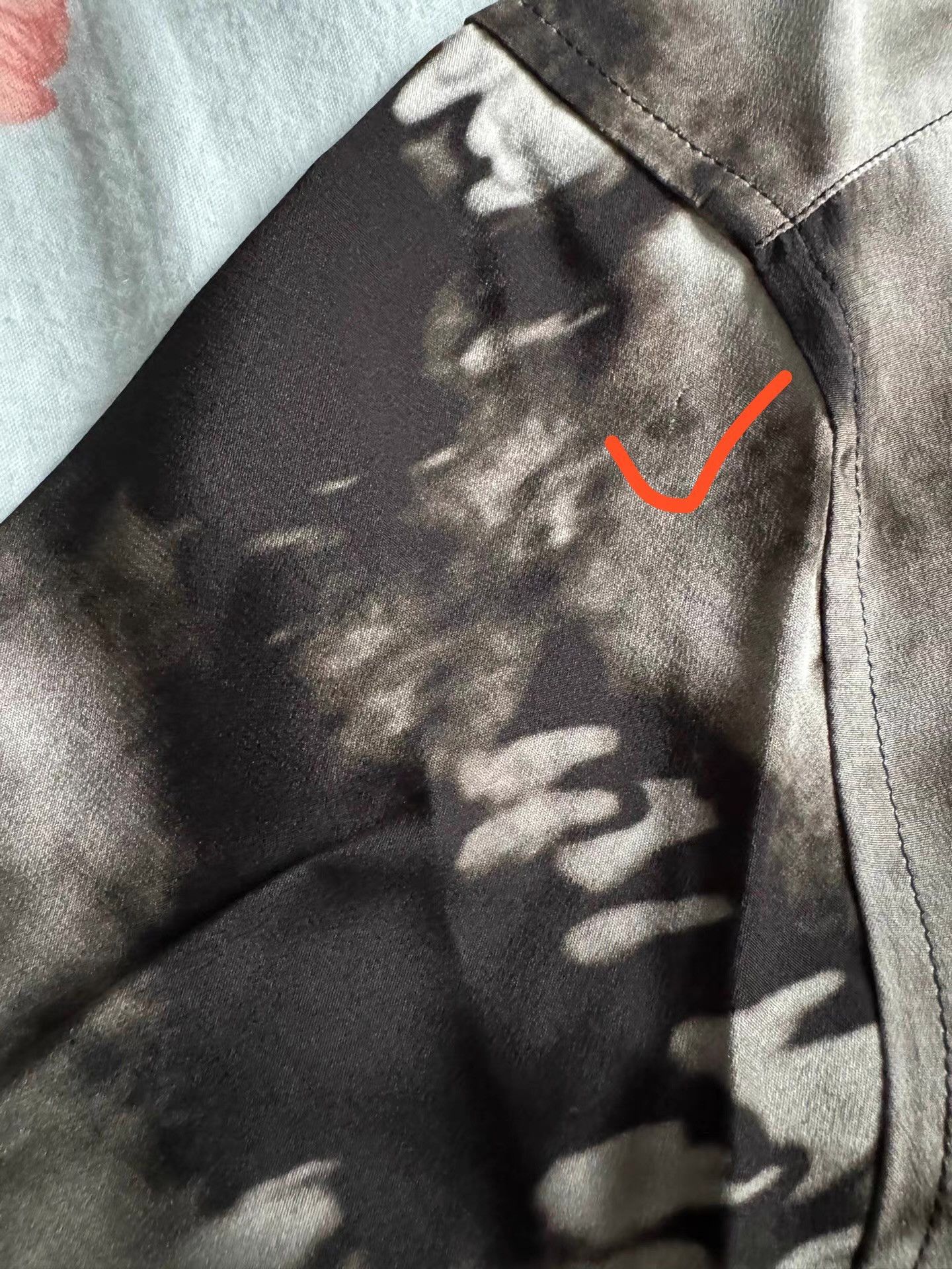Saint Laurent Paris Saint Laurent men's gradient print shirt Ｑ23 Size US M / EU 48-50 / 2 - 5 Thumbnail
