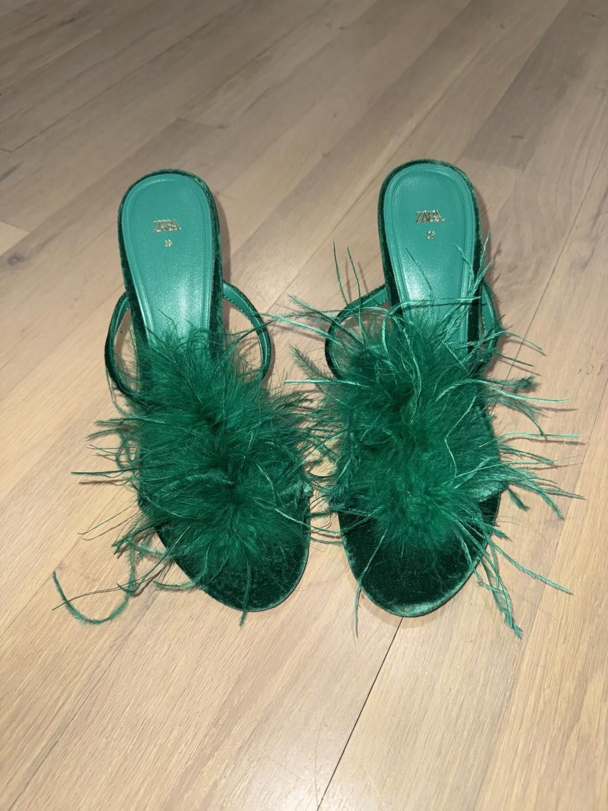 Zara NWOT ZARA Feathered Green Velvet Heeled slides sz 39 Size US 8 / IT 38 - 1 Thumbnail