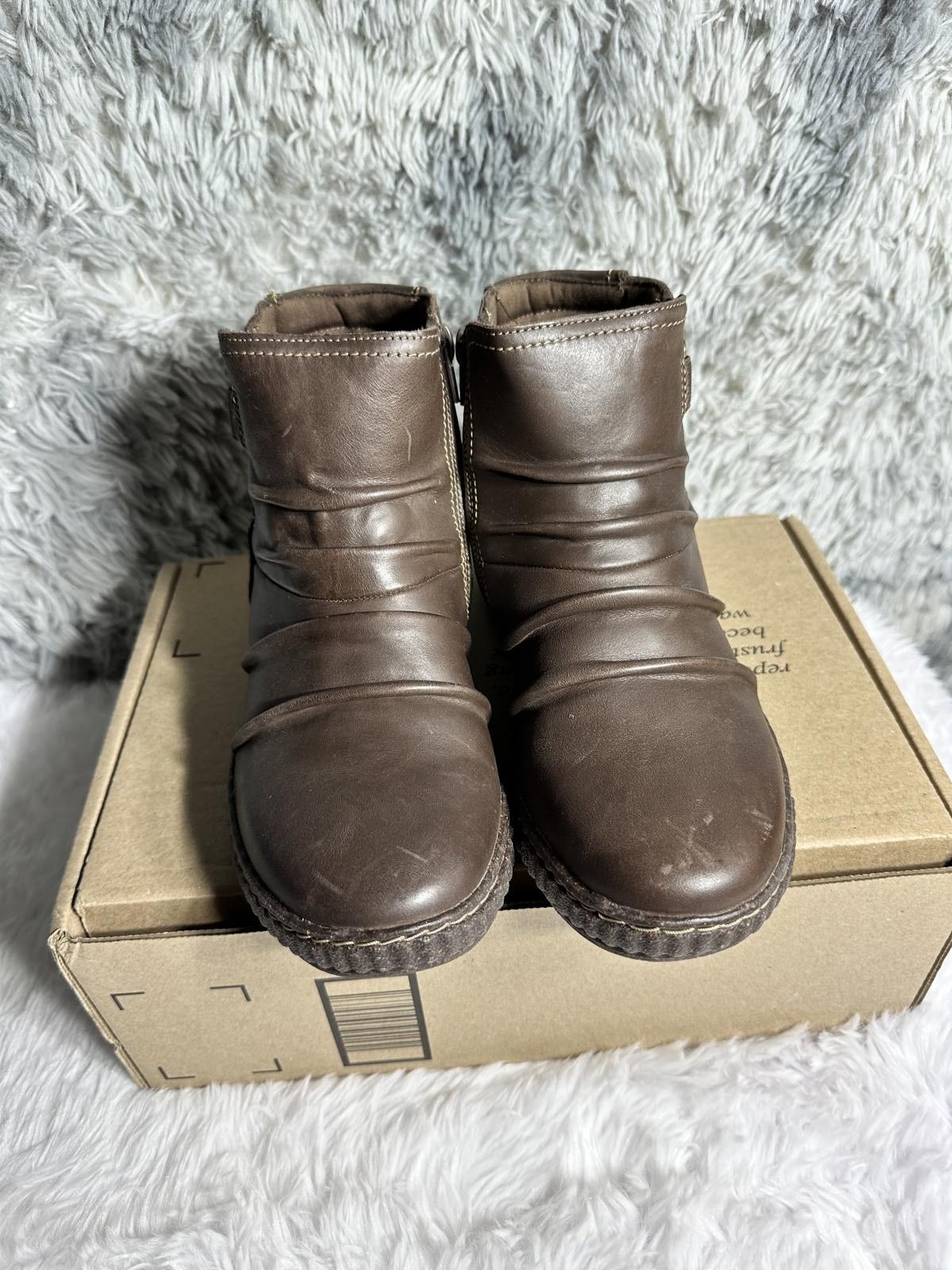 Clarks Clarks Brown Ankle Boots with Side Buckle Detail Size US 7.5 / IT 37.5 - 2 Thumbnail